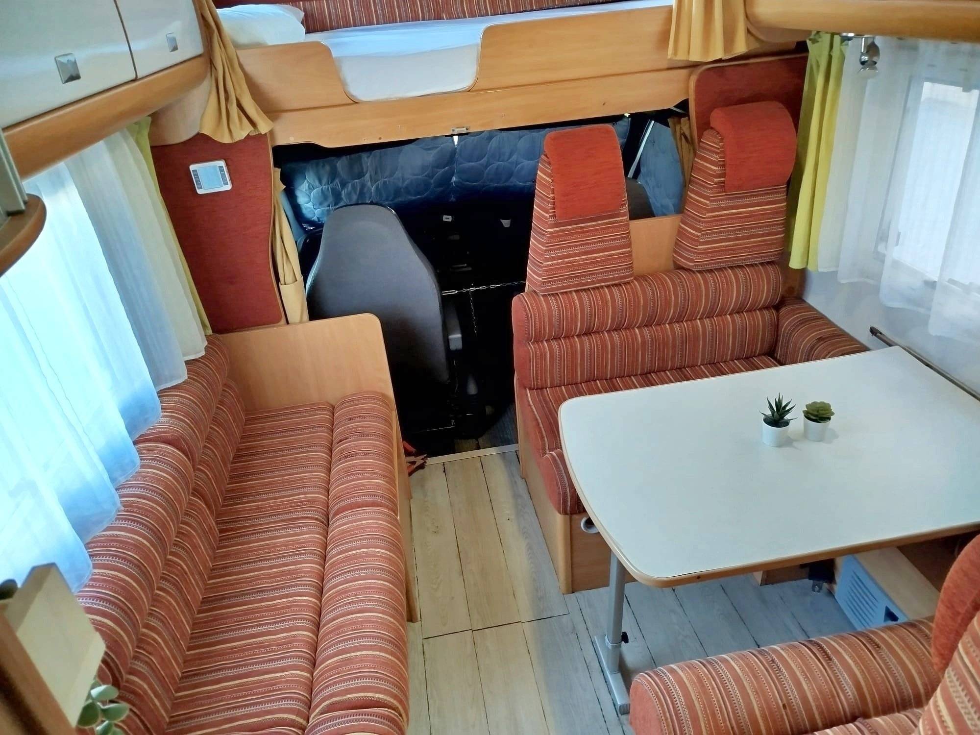 Dinette Ford - Yescapa