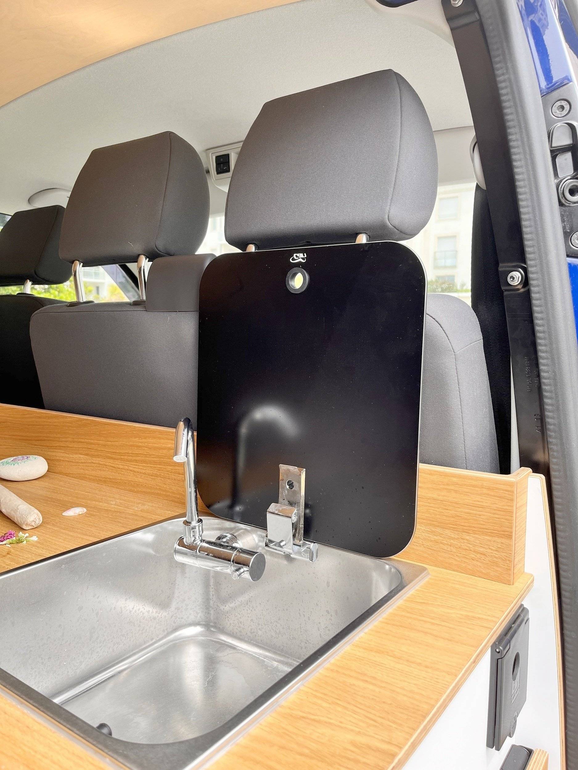 Banana Van Volkswagen Transporter T5