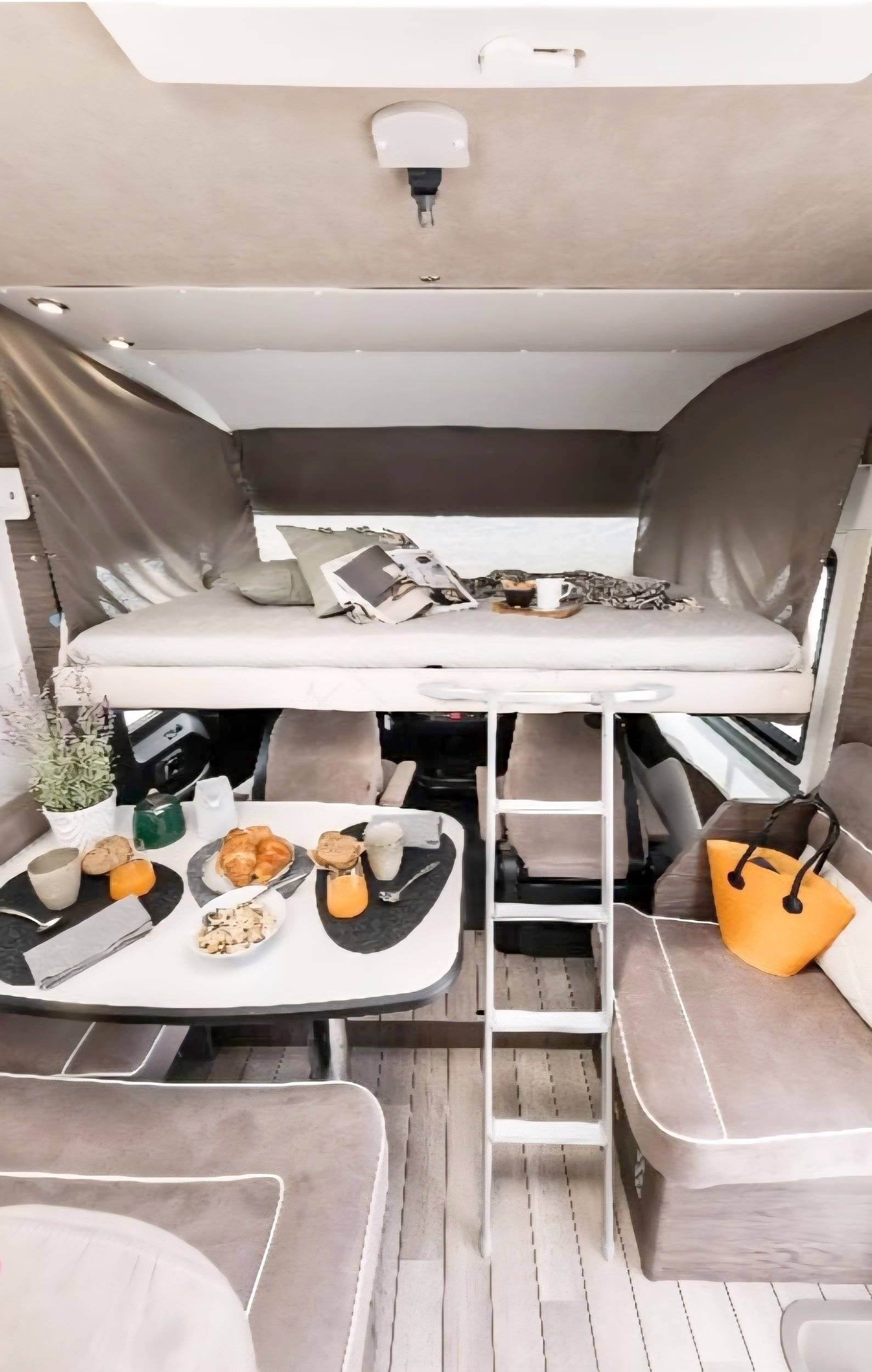 Couchages Fiat 2.2 140 CV - Yescapa