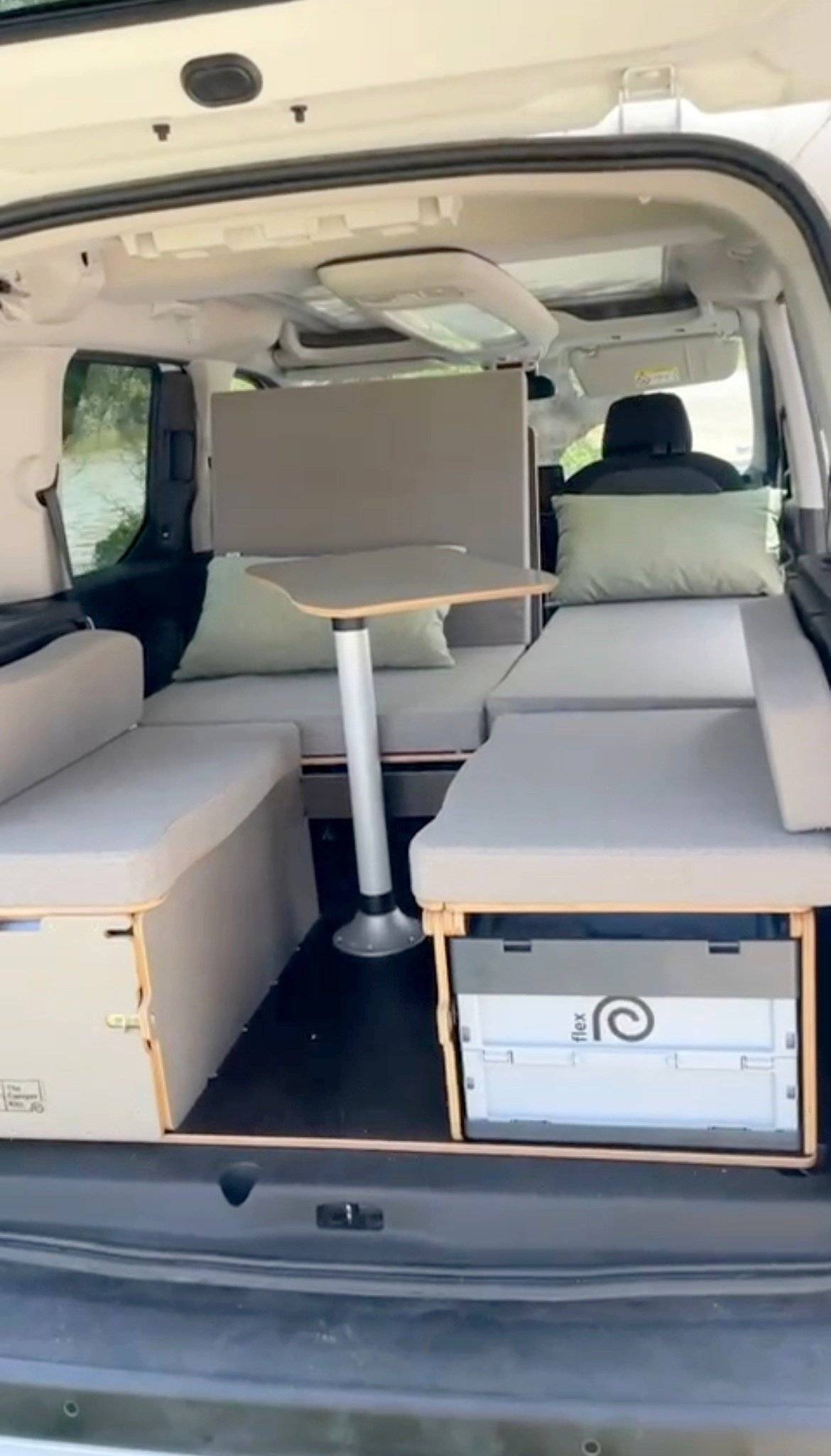 Coin repas Citroën Berlingo - Yescapa