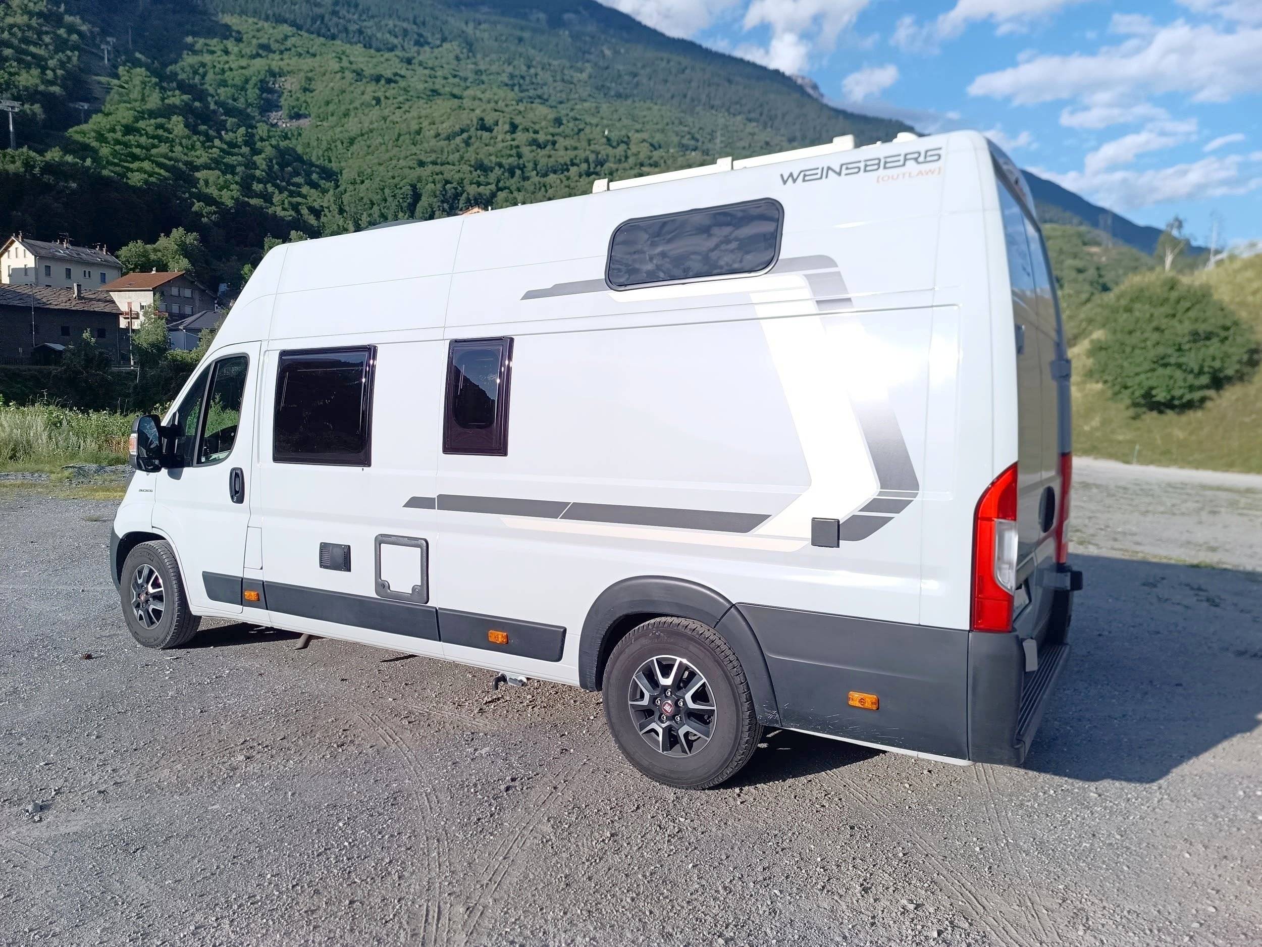 Weinsberg 630 MEG CARATOUR