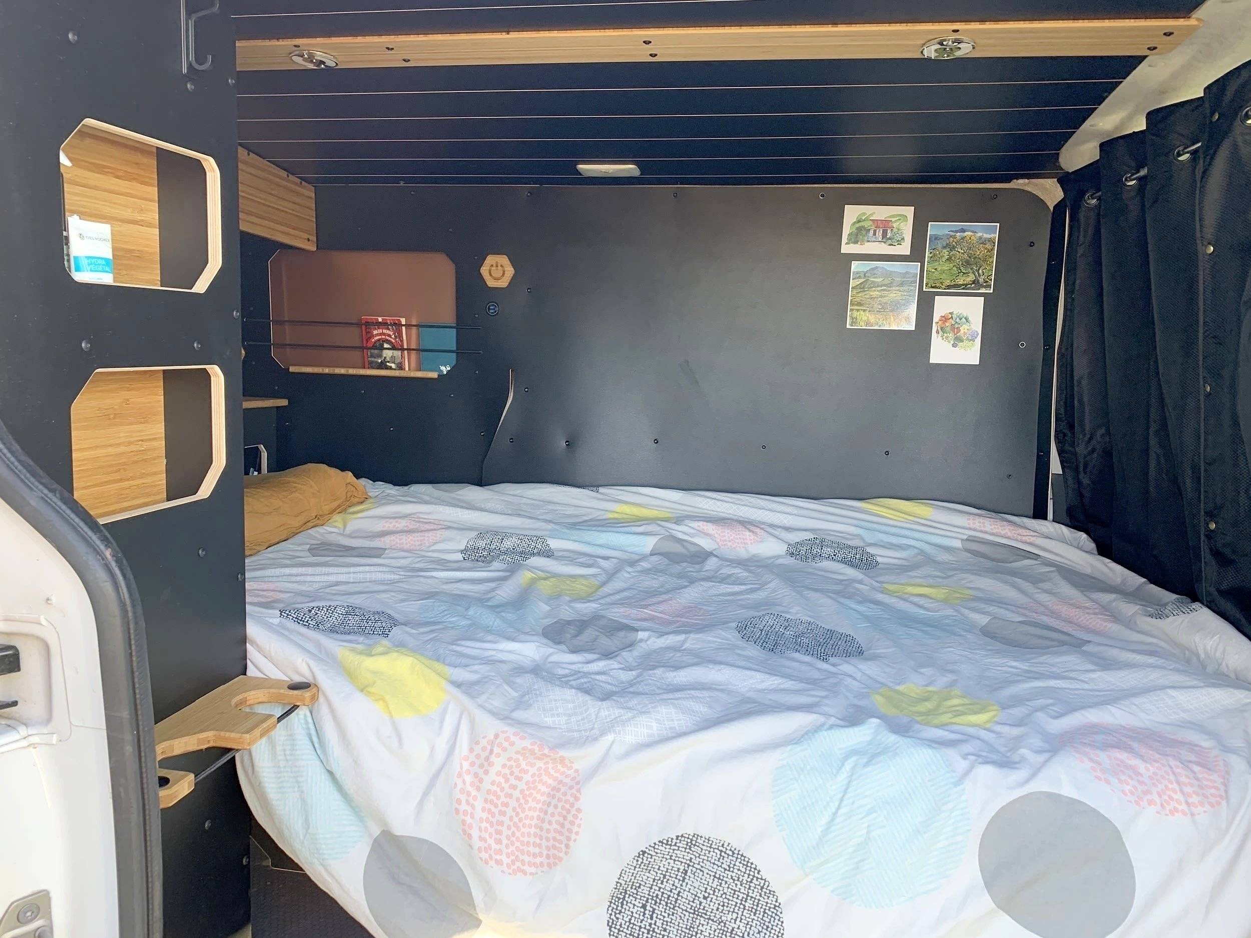 Dormidas Renault Trafic 3 grand confort DCI 130 cv - Yescapa