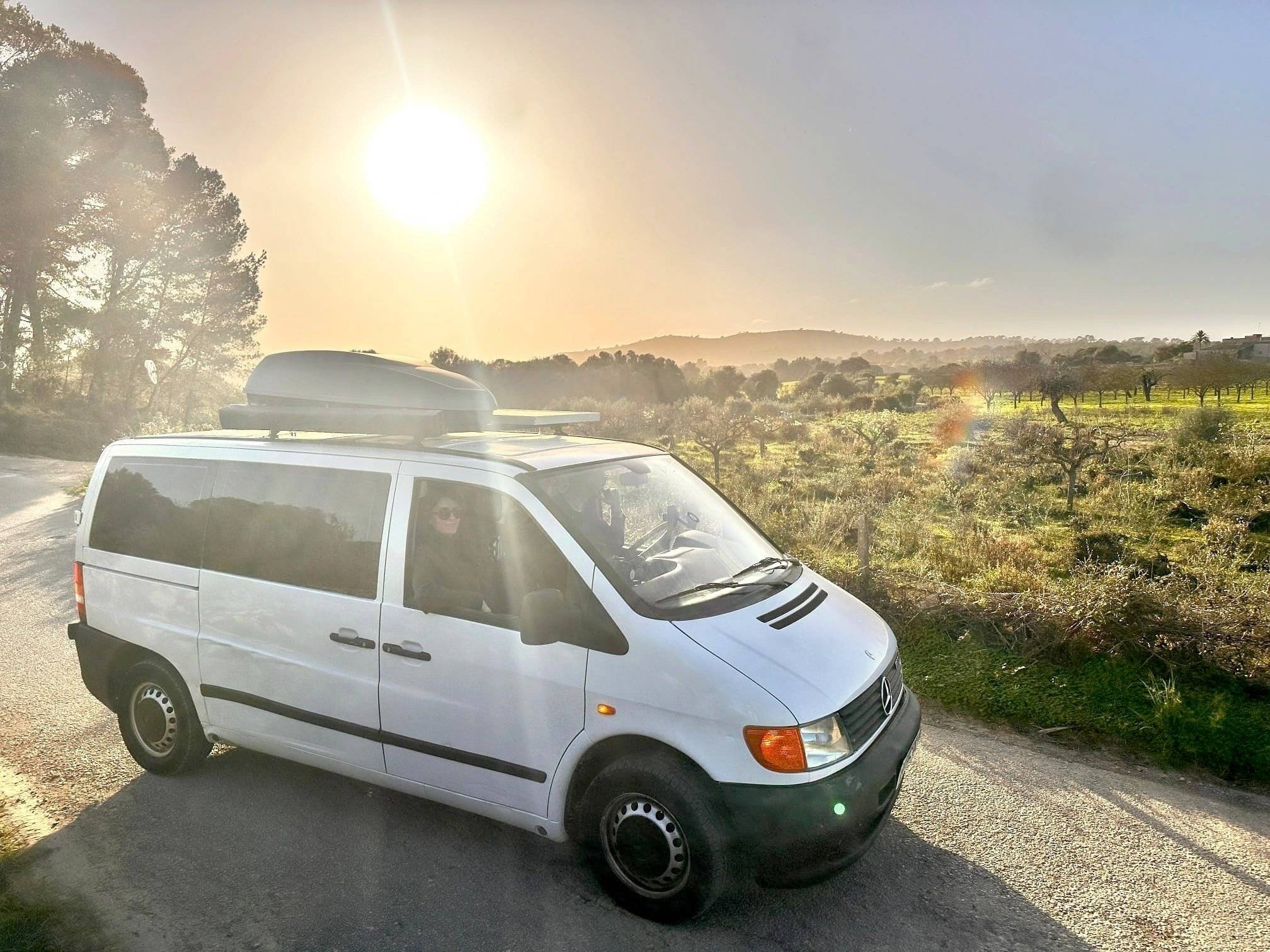 schräge Vorderansicht Mercedes Mercedes vito - Yescapa