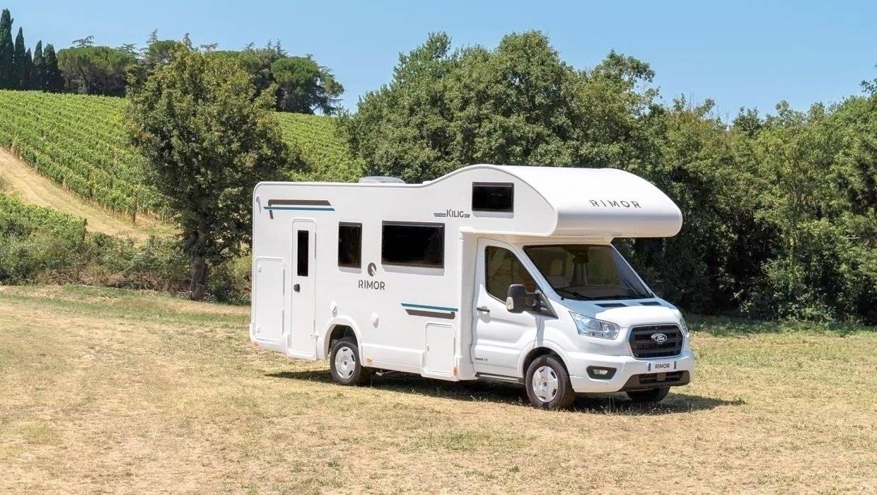 Vista frontale a ¾ Ford - Yescapa