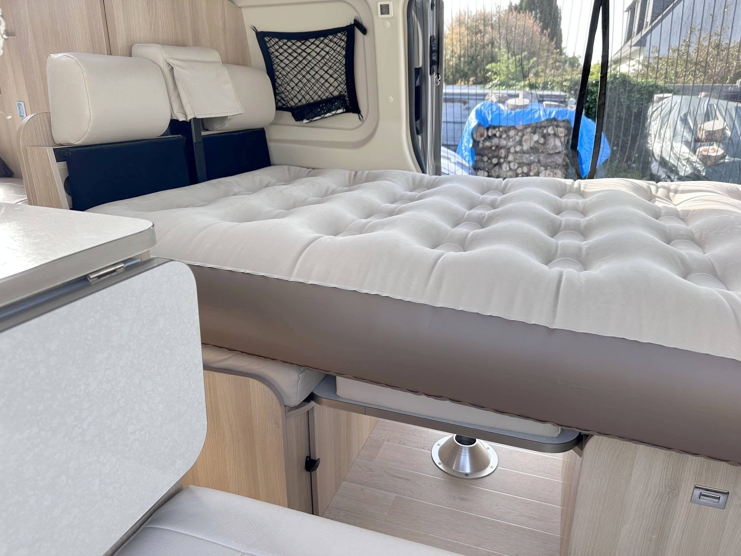 Dormidas Ford Transit Custom 2,0 l 130 ch - Yescapa