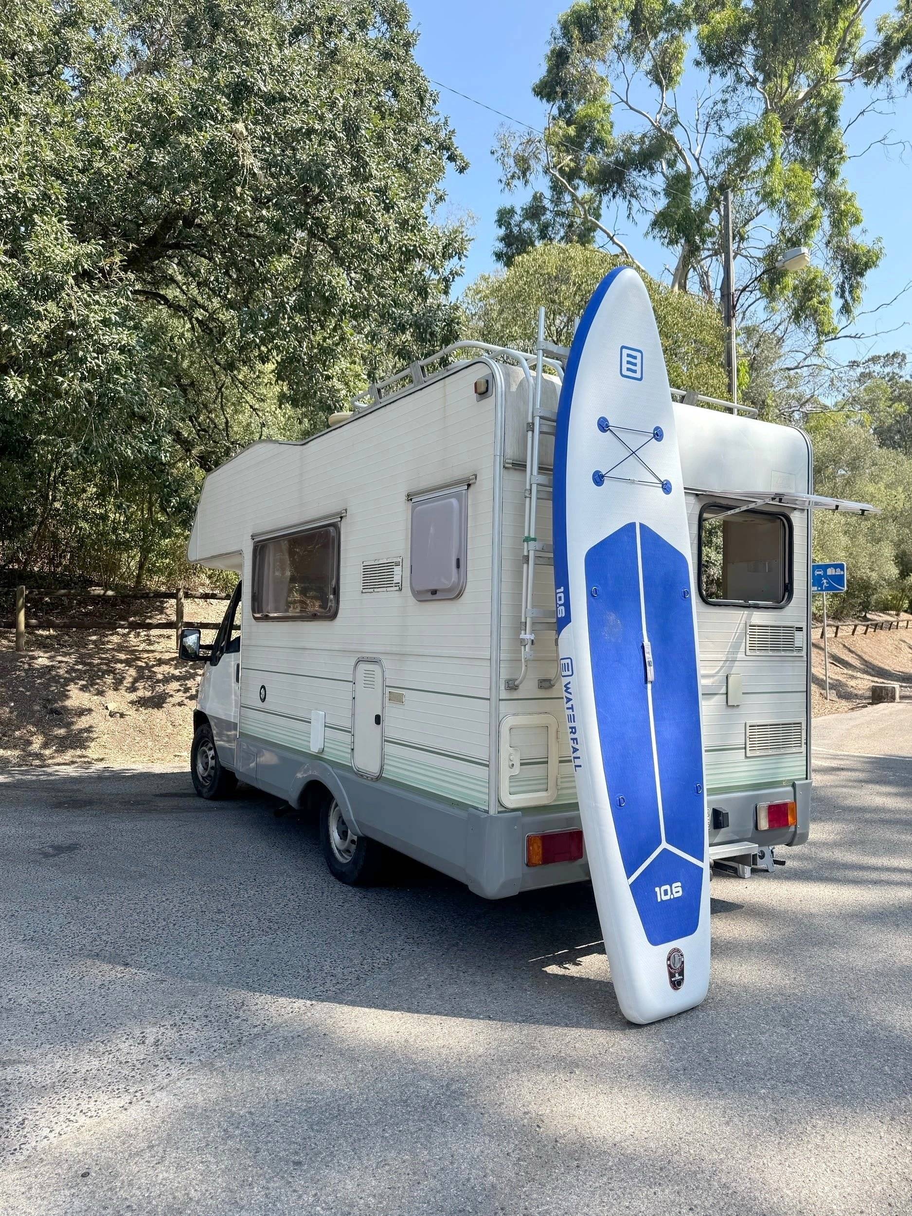 Vue avant de 3/4 Fiat Fiat Ducato 230 - Yescapa