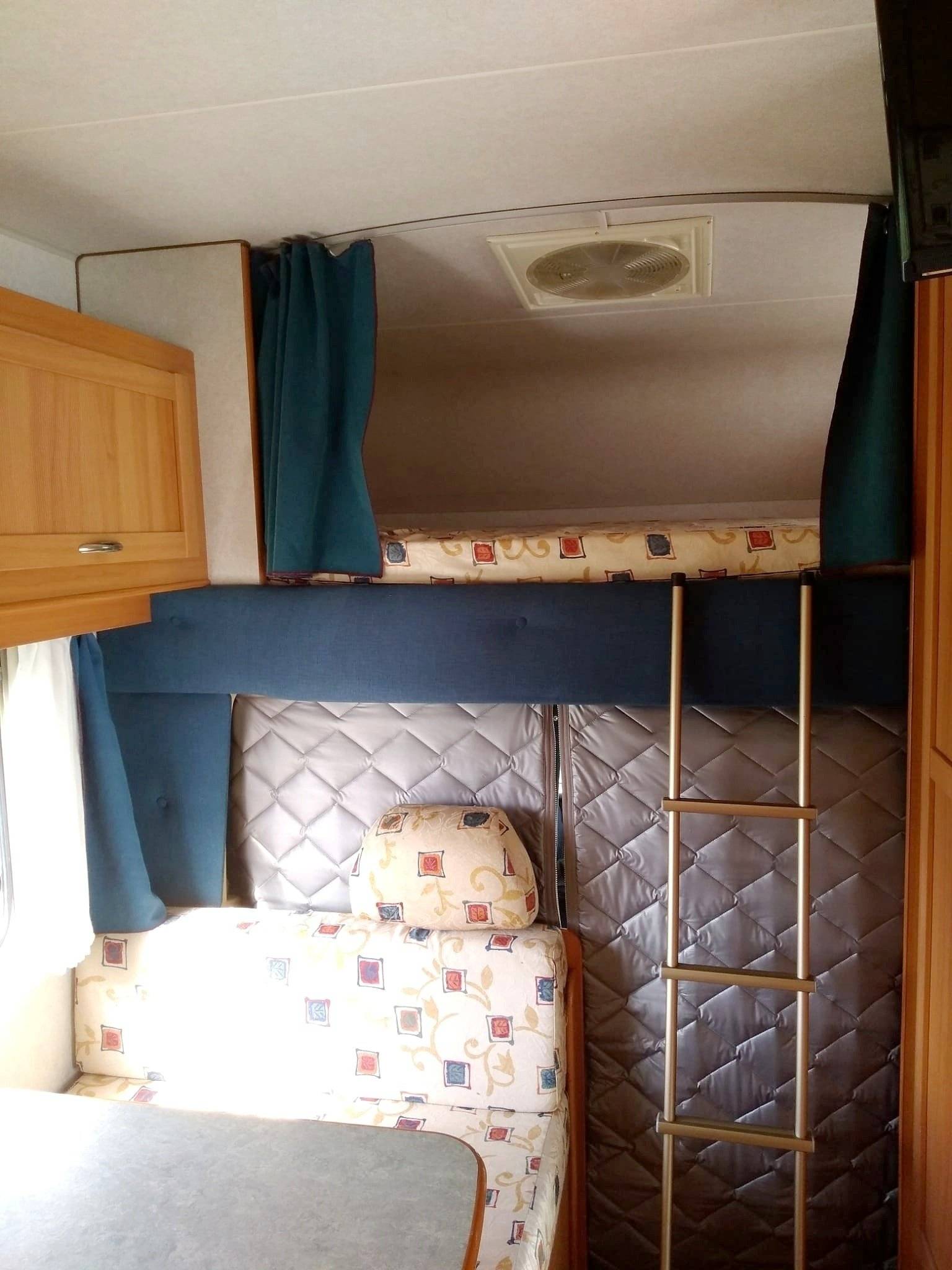 Berth Fiat Ducato 2,8 - Yescapa