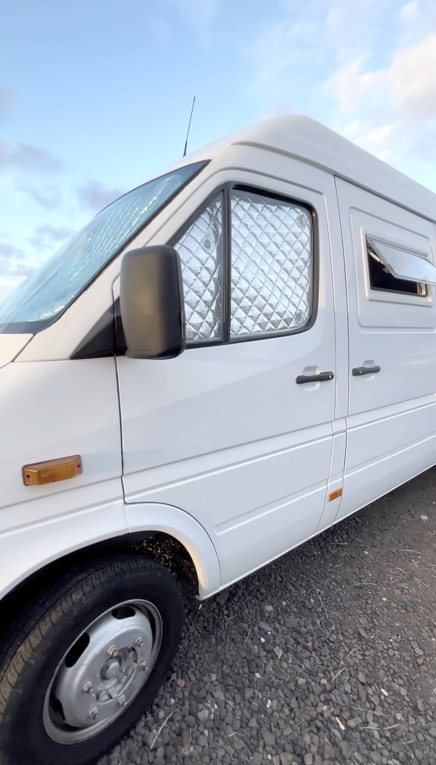 Front view from 3/4 Mercedes - Yescapa