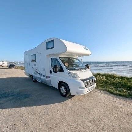 Vue avant de 3/4 Fiat Ducato 2.3 130cv Multijet - Yescapa