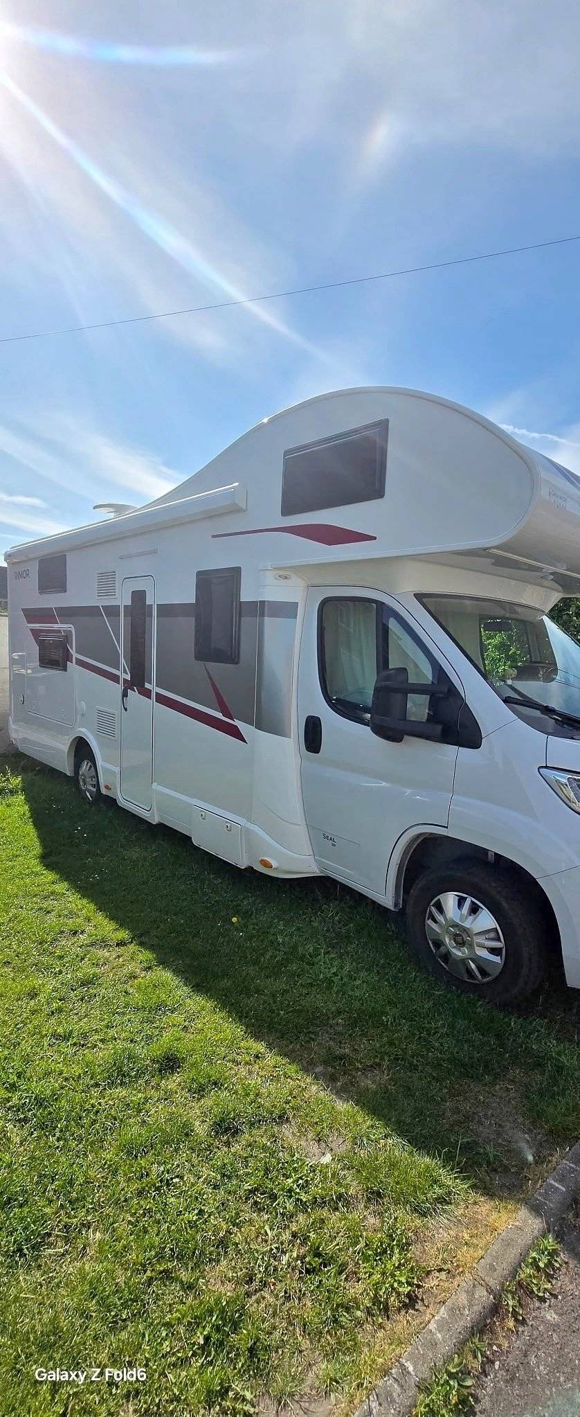Front view from 3/4 Fiat Ducato 2,2 140cv - Yescapa