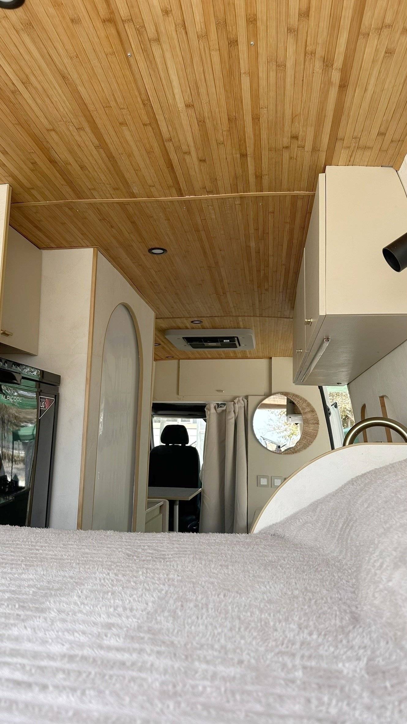 Plazas en cama Mercedes mercedes benz sprinter 314 - Yescapa