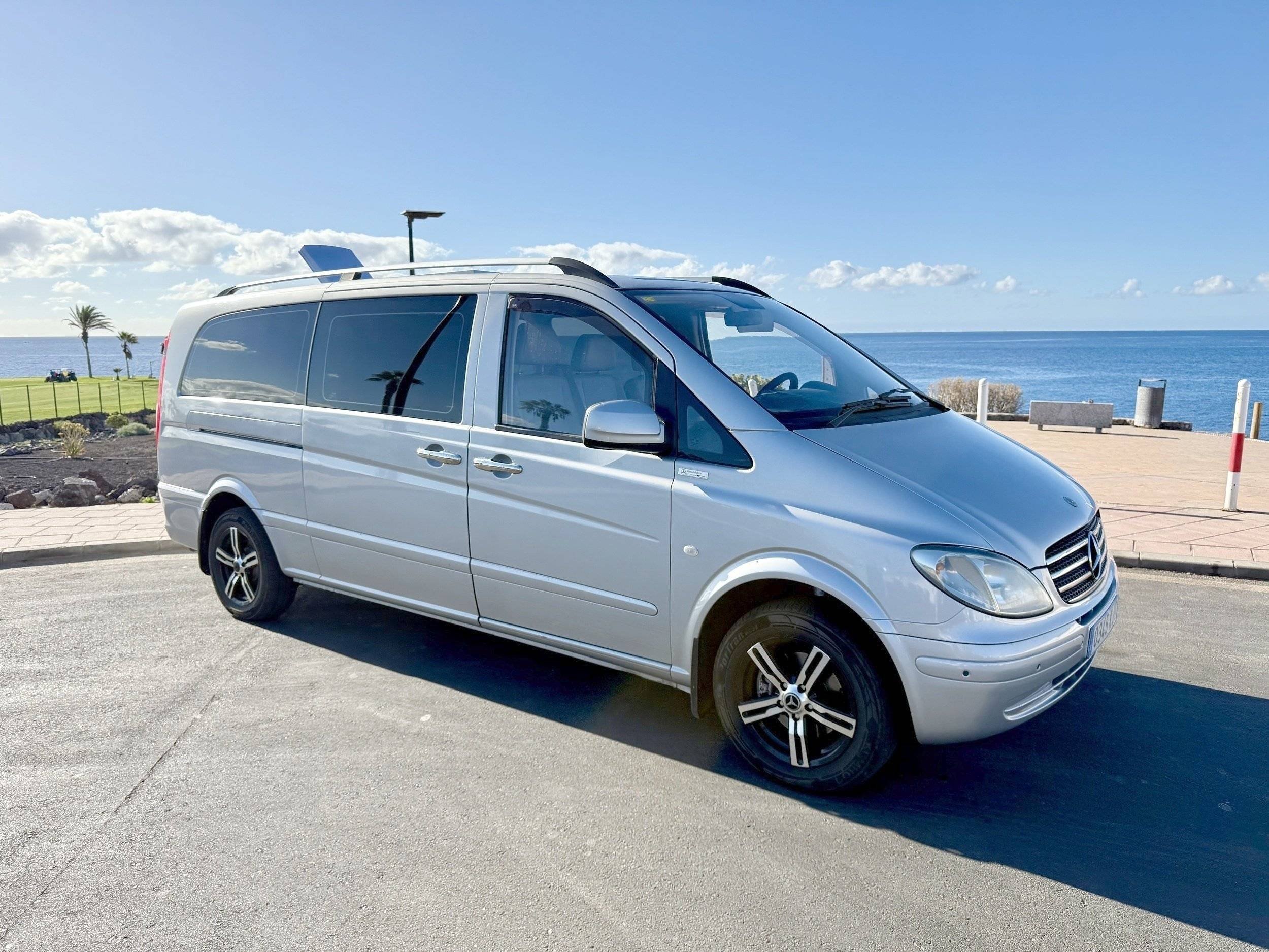 Front view from 3/4 Mercedes Mercedes vito - Yescapa