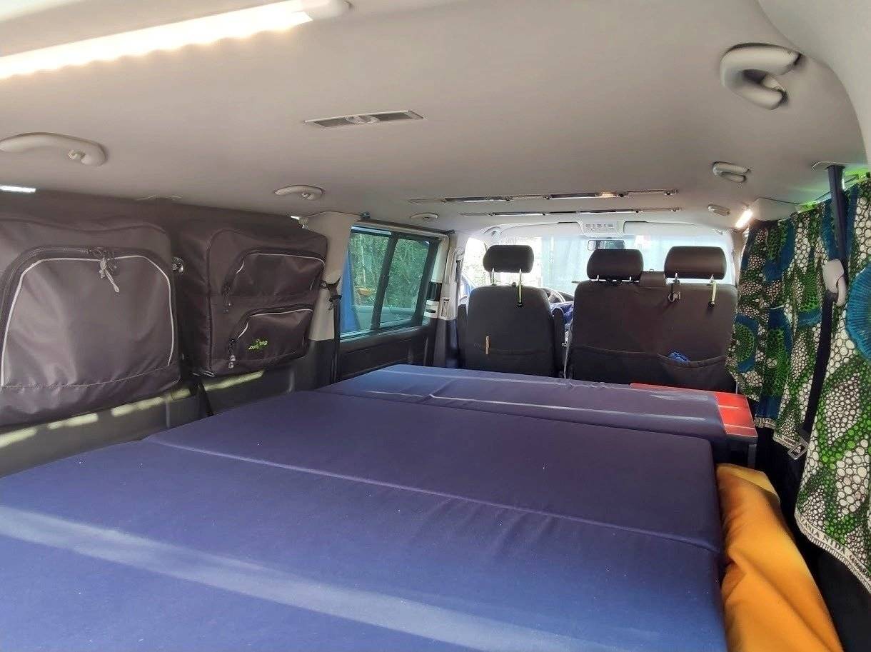 Slaapplaatsen Volkswagen Volkswagen T5 - Yescapa