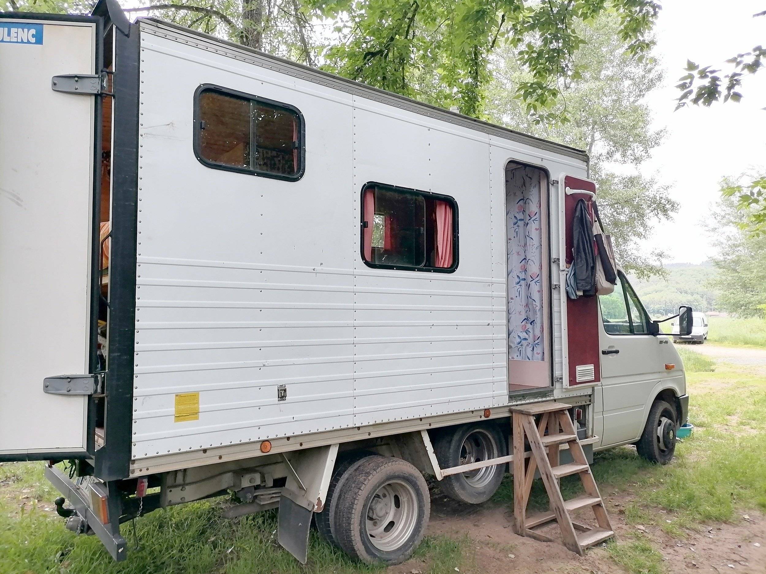 Voorkant 3/4 Volkswagen - Yescapa