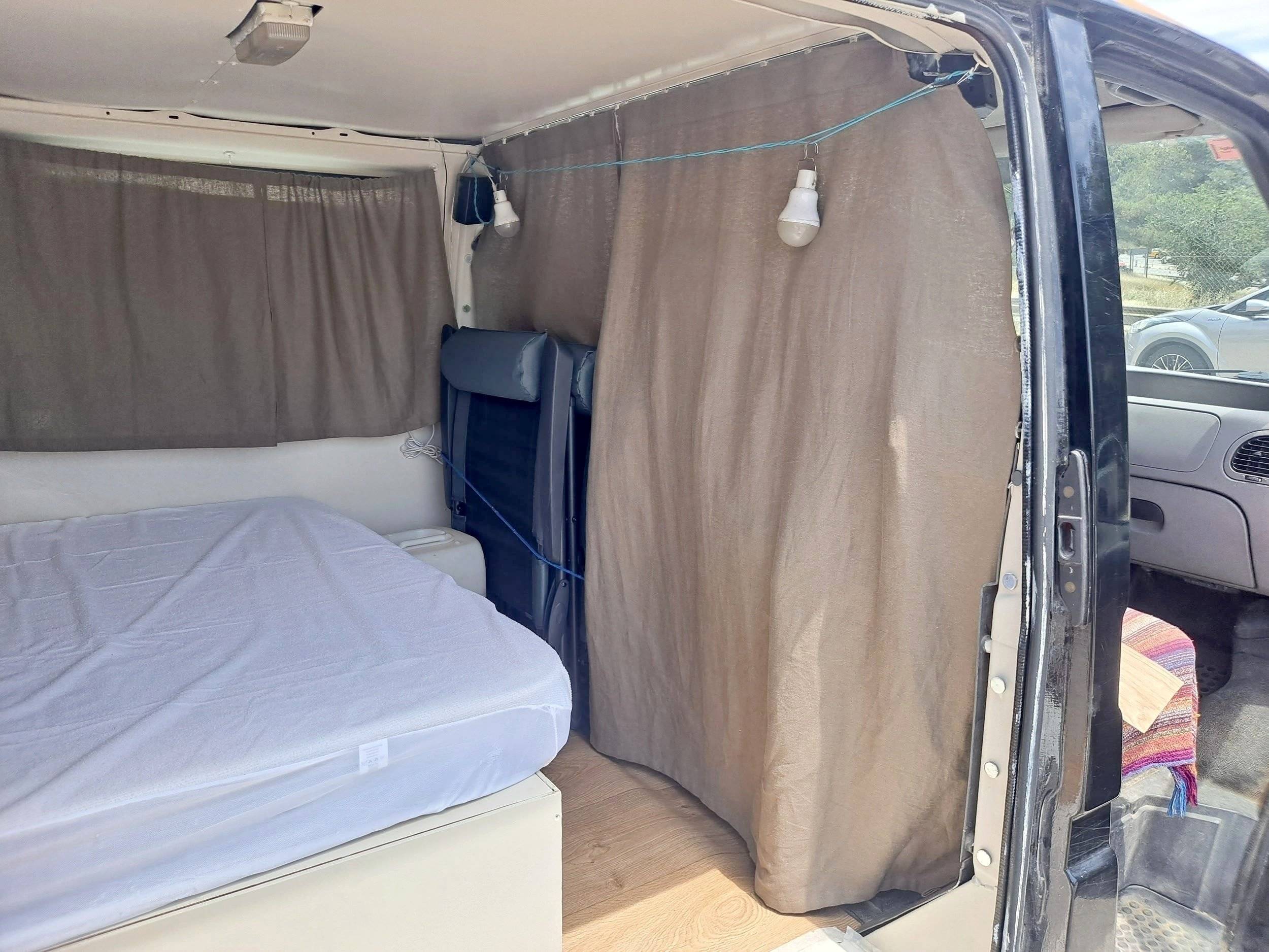 Berth Ford FORD TRANSIT - Yescapa