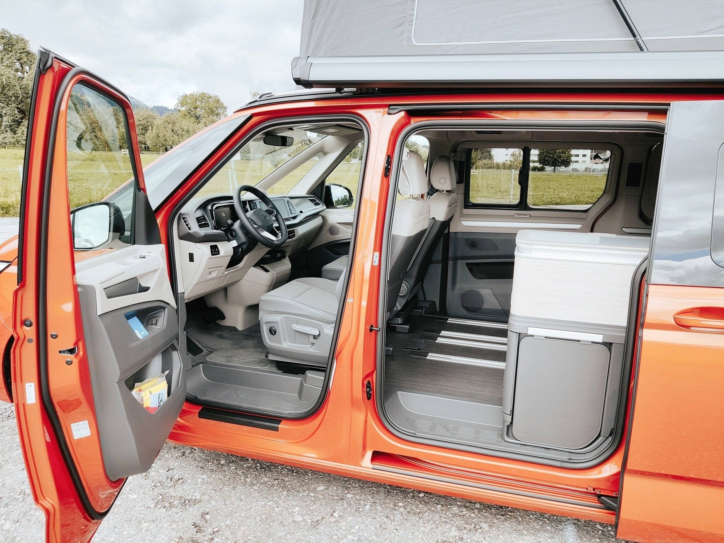 Volkswagen T7 New California Ocean PHEV 4M