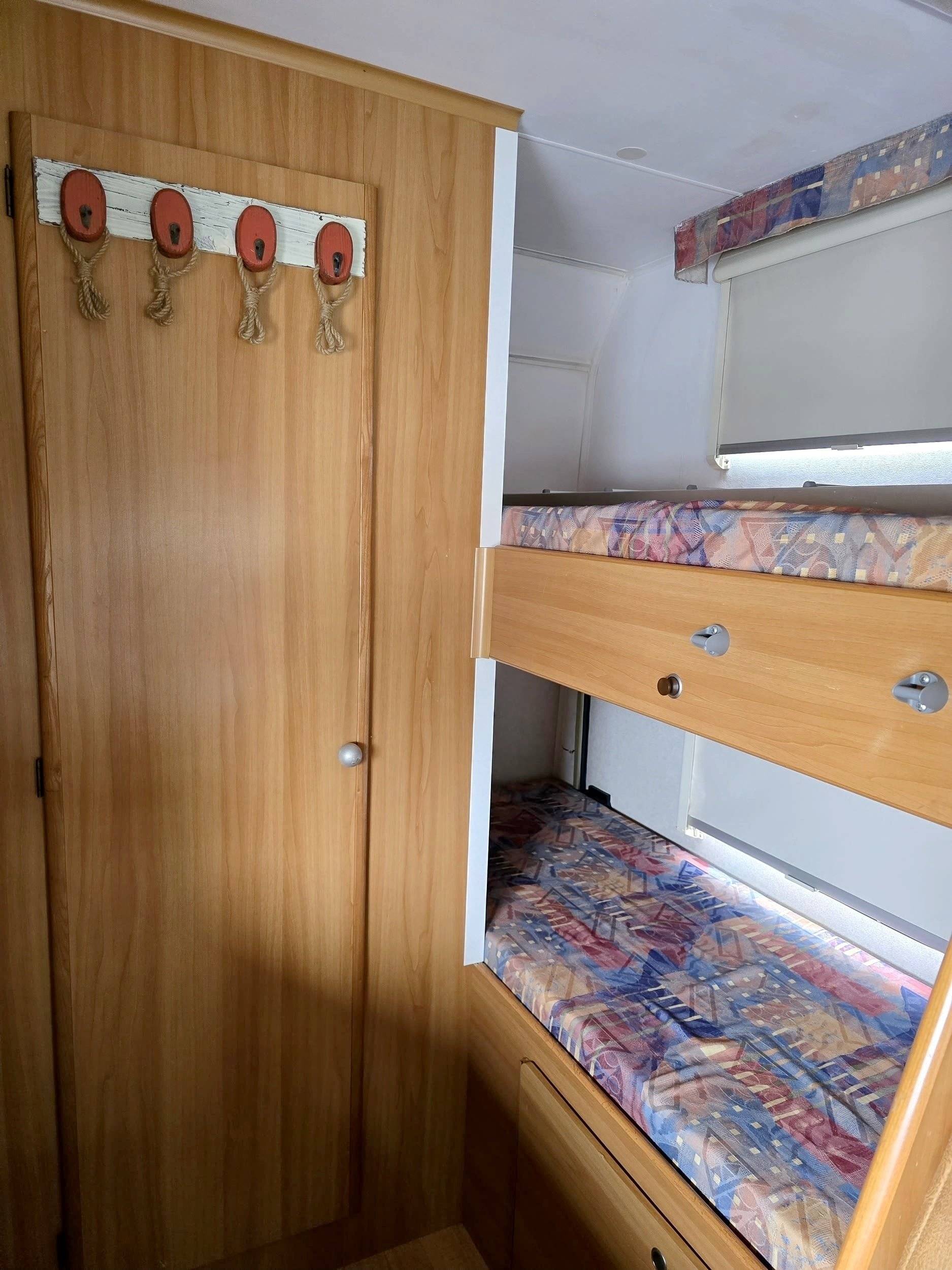 Couchages Ford Ducato - Yescapa