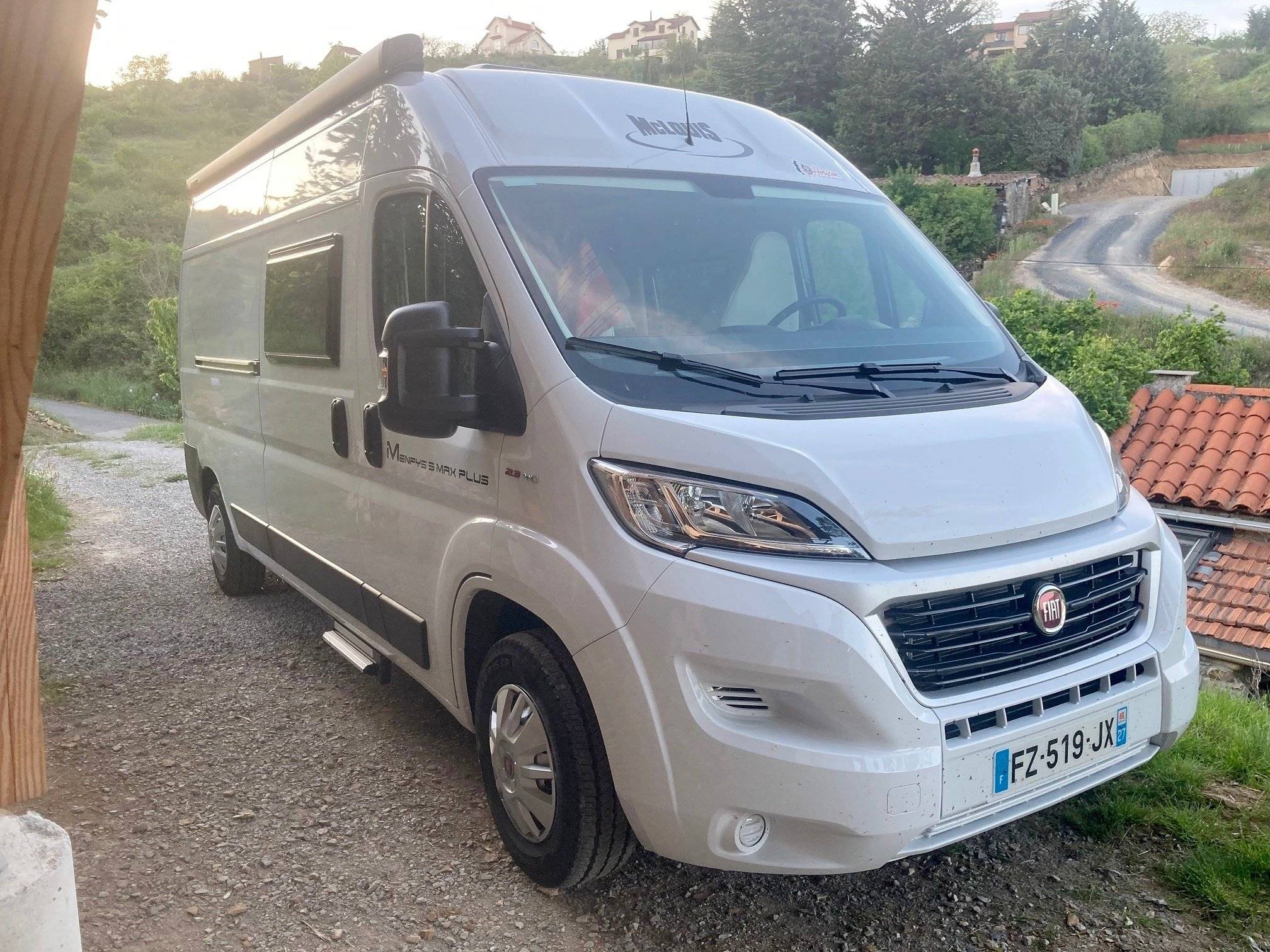 Mclouis Van 3 Maxi Prestige