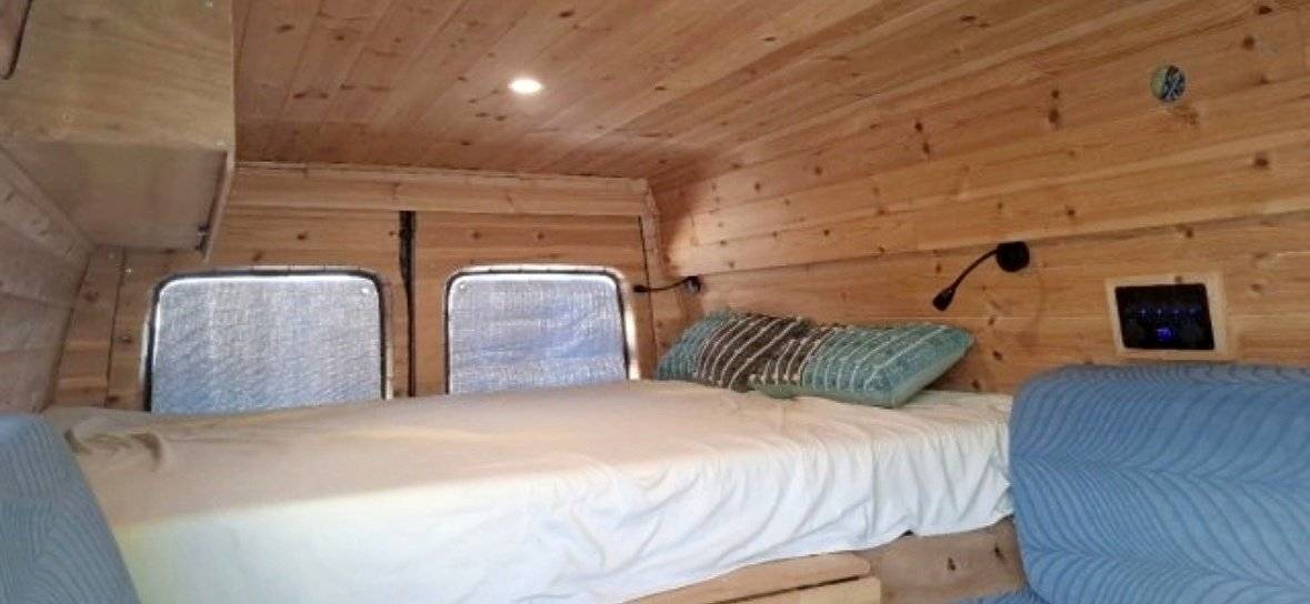 Couchages Ford d/4 - Yescapa