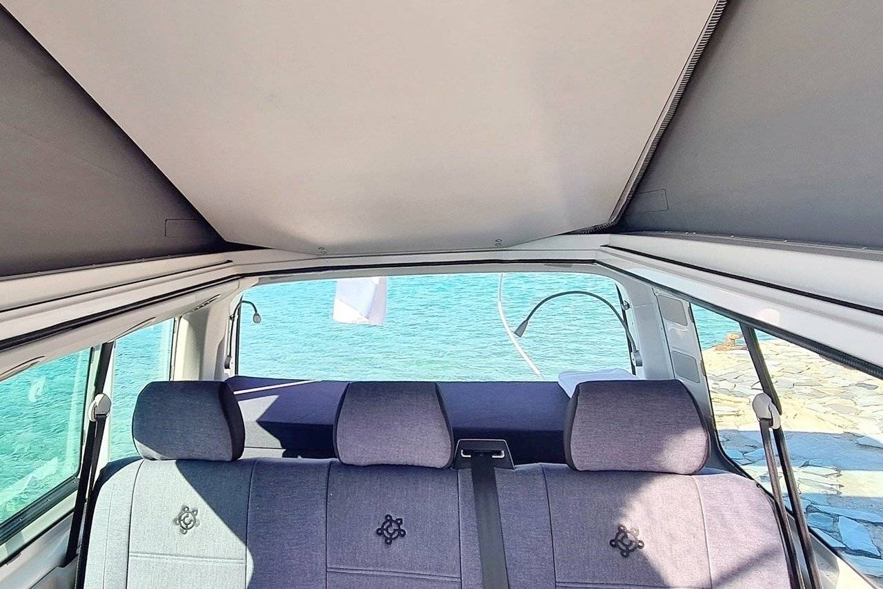Volkswagen T6 with Raising Roof