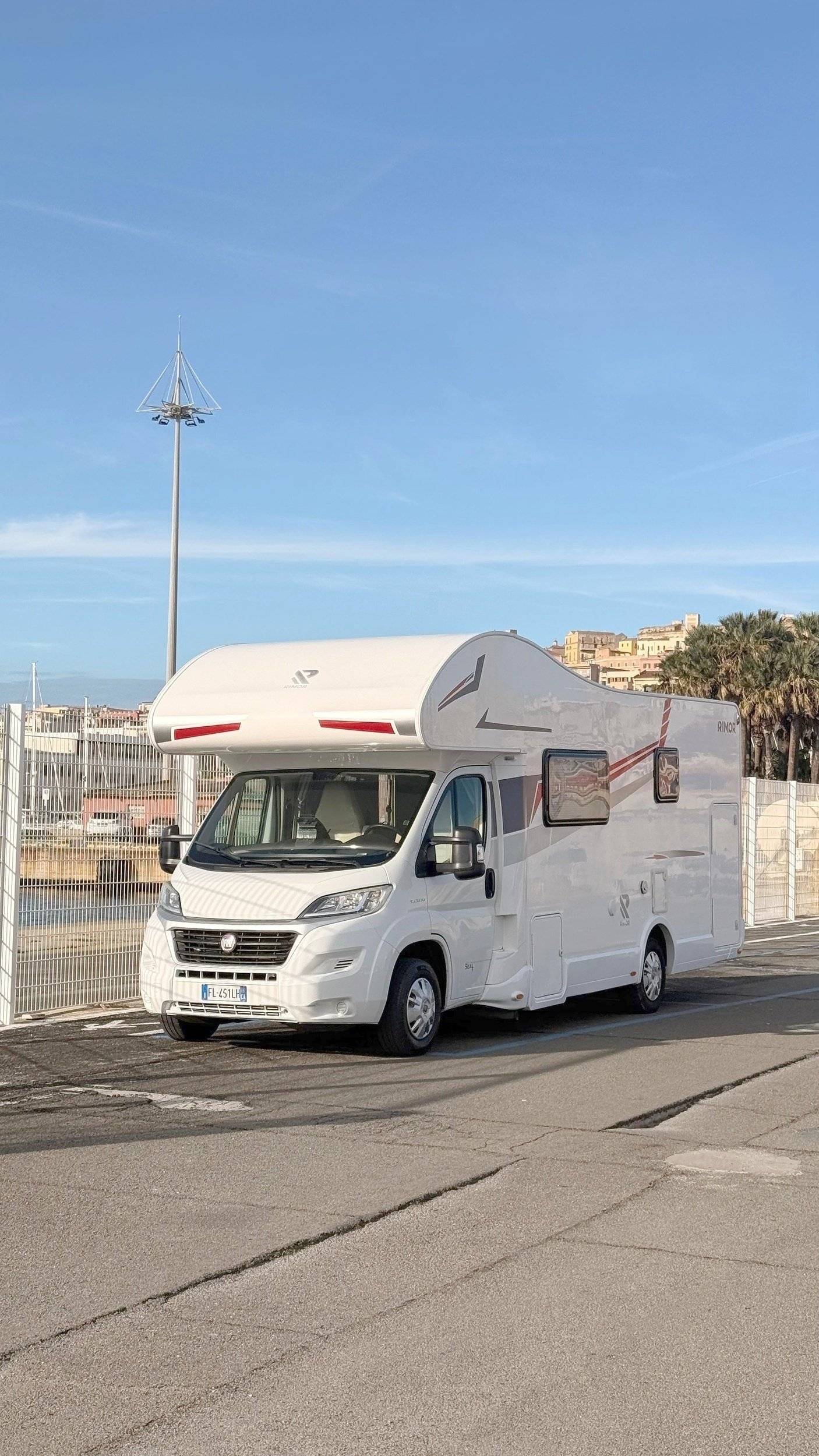 Voorkant 3/4 Fiat Fiat Multijet 2   2,3 L   150 CV - Yescapa