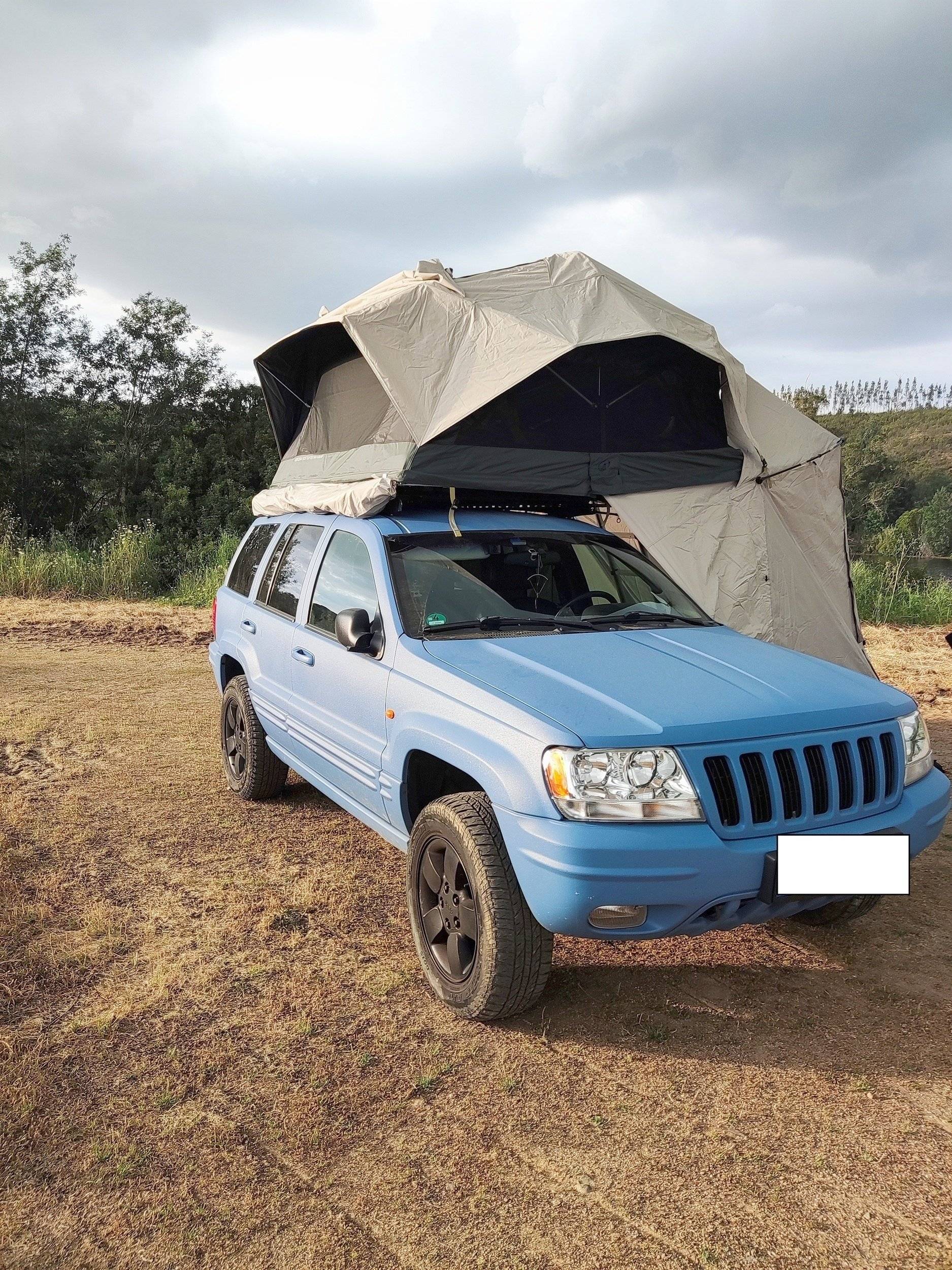 Front view from 3/4 Jeep JEEP - Yescapa
