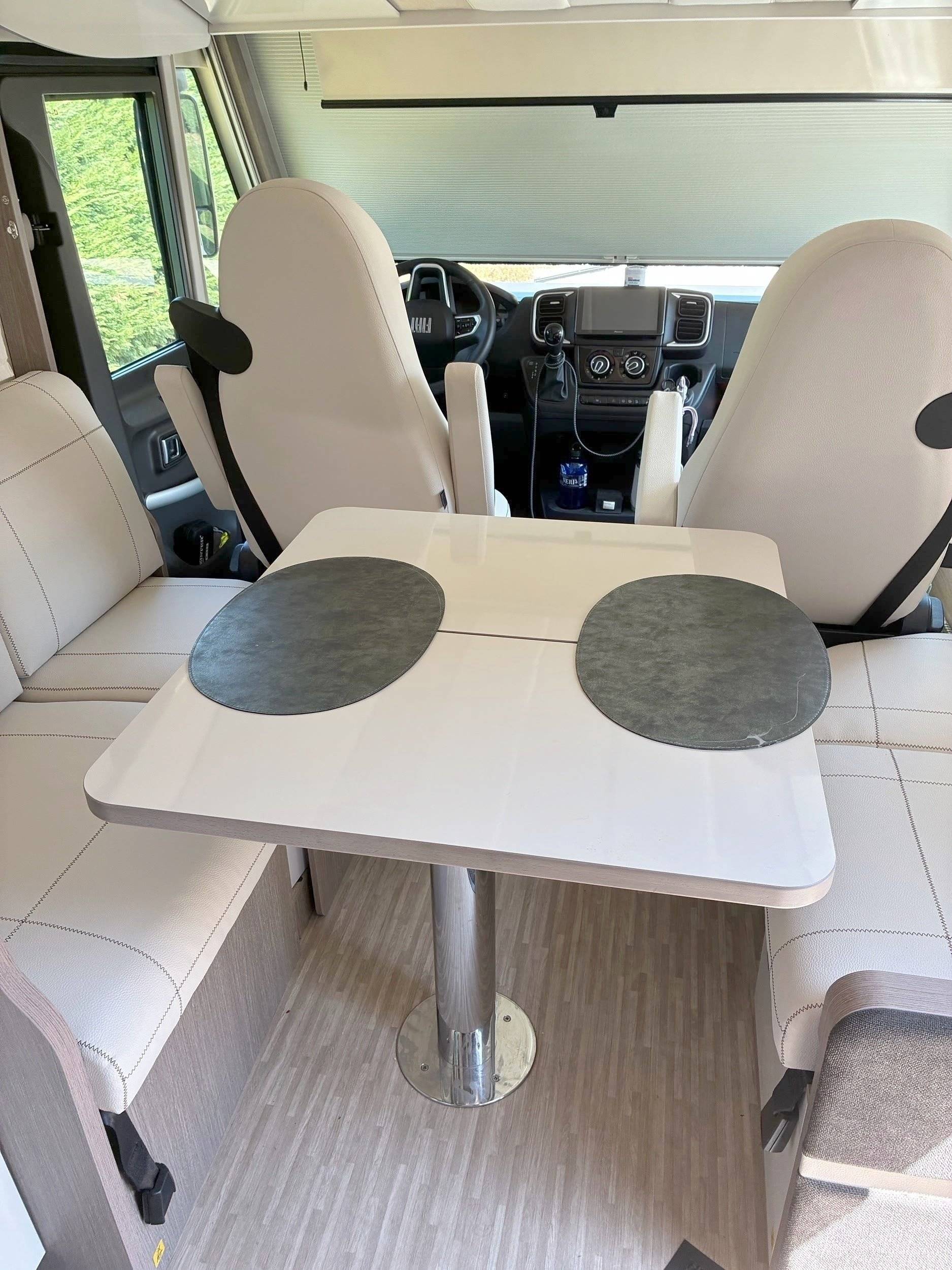 Dining Area Fiat Fiat - Yescapa
