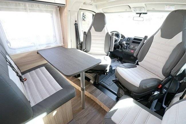 Coin repas Fiat Fiat Ducato 2.2l 140 CV - Yescapa