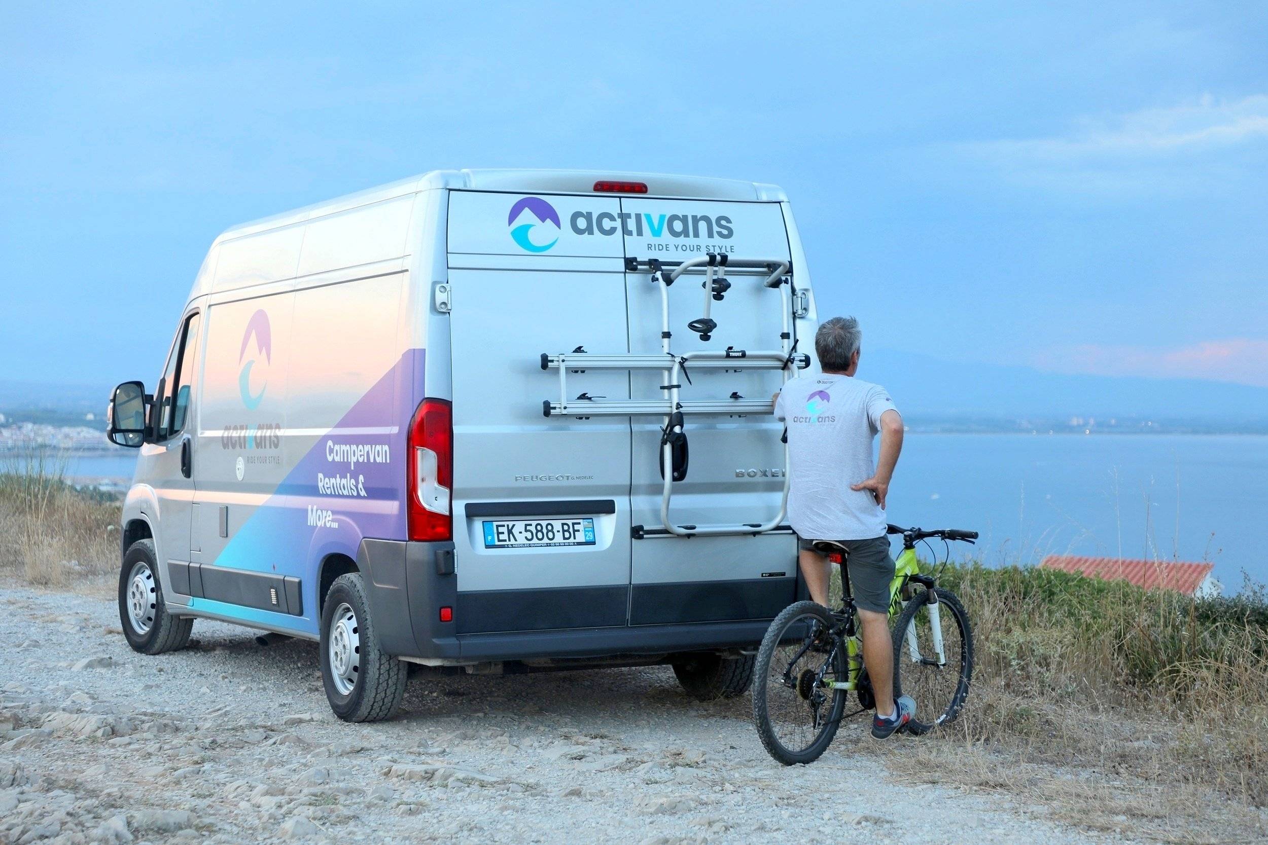ACTIVANS SURF VAN 2 P. 