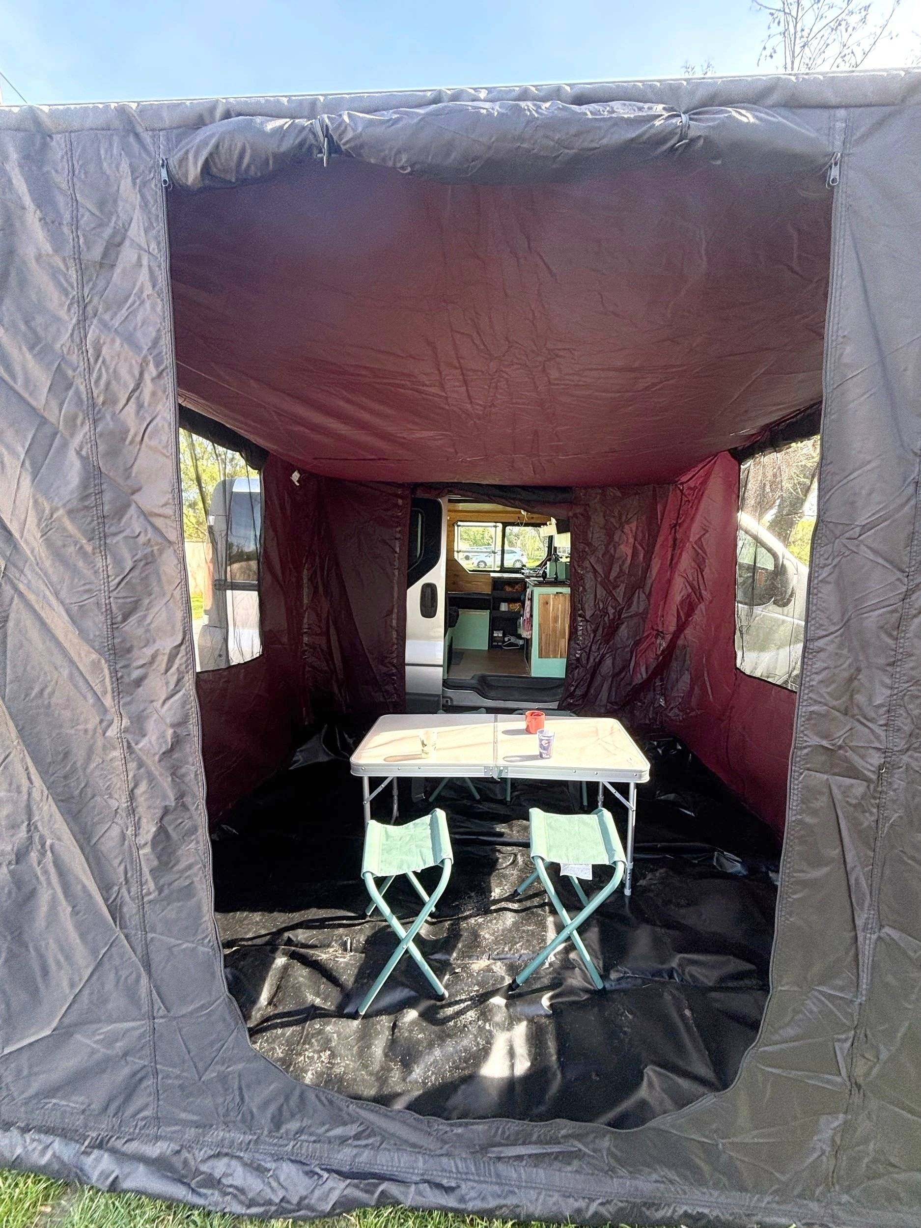 Plazas en cama Renault Trafic 1,9 DCi 100ch - Yescapa