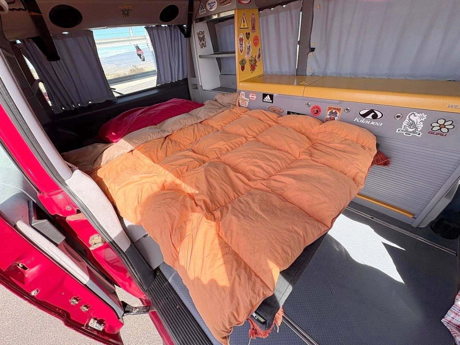 Plazas en cama Mercedes - Yescapa