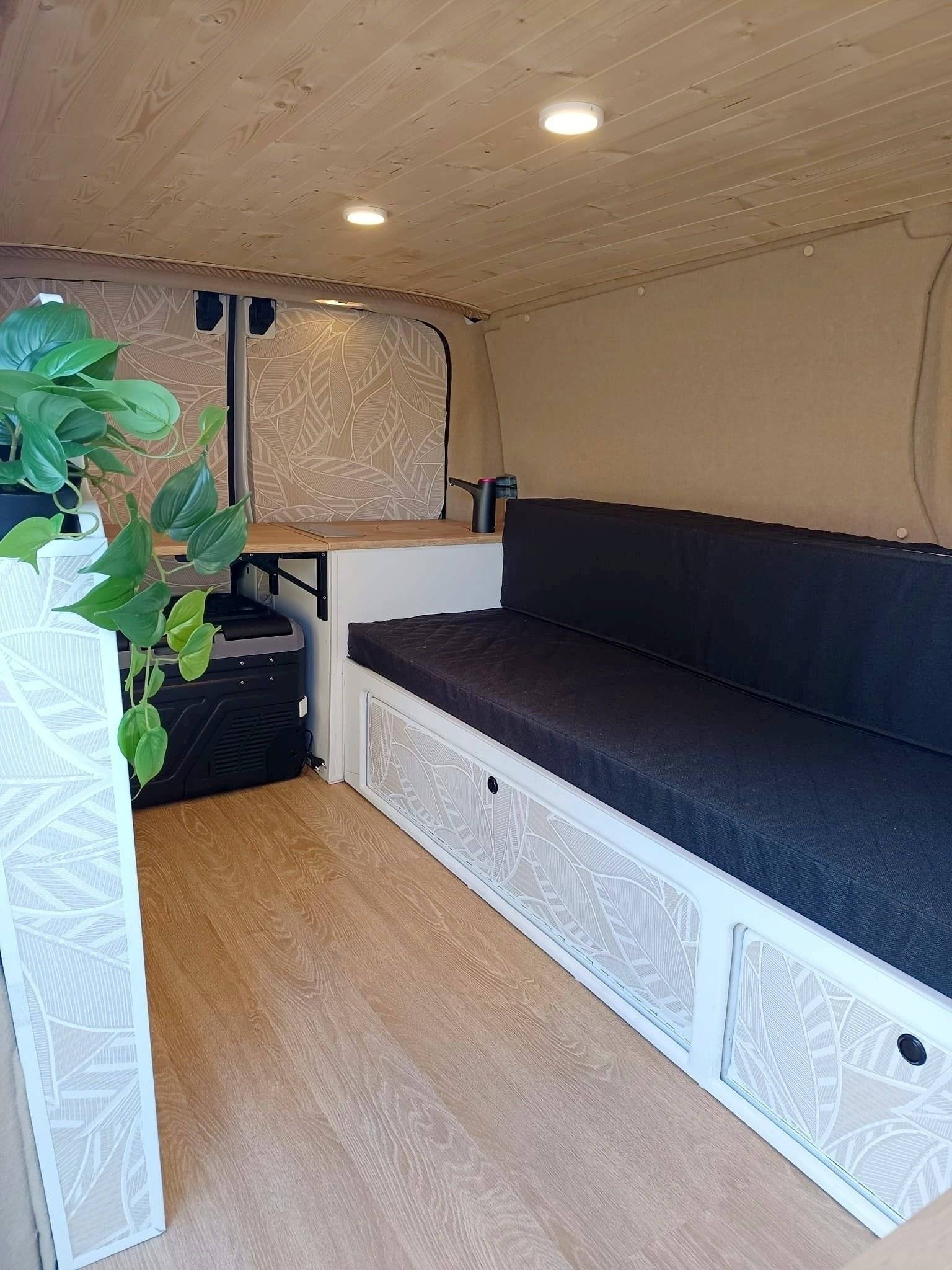 Plazas en cama Peugeot Expert 3, 120Ch - Yescapa