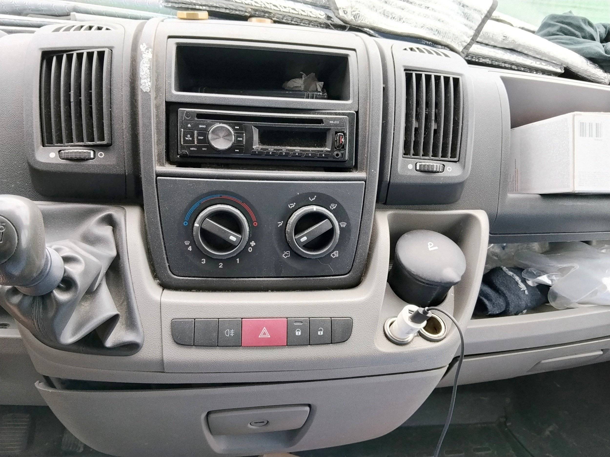 Driver's compartment  - Yescapa