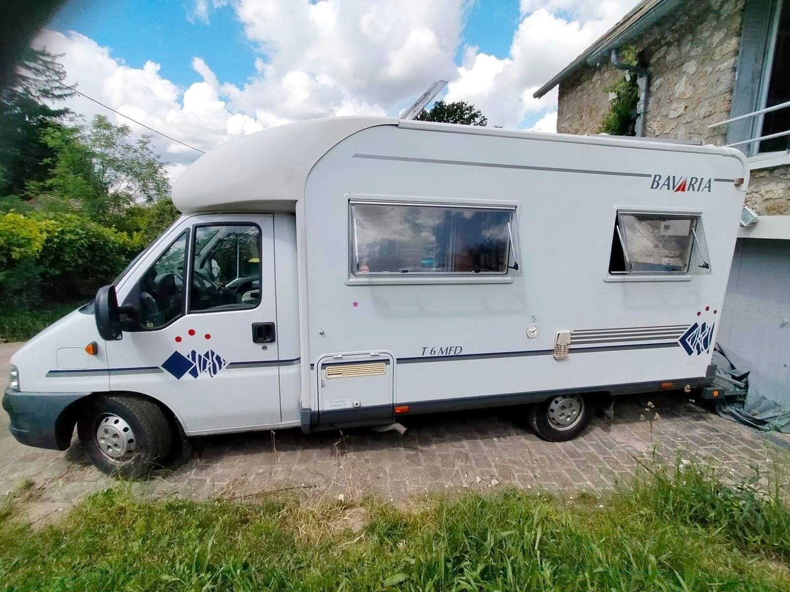 Vista frontale a ¾ Fiat Fiat ducato - Yescapa