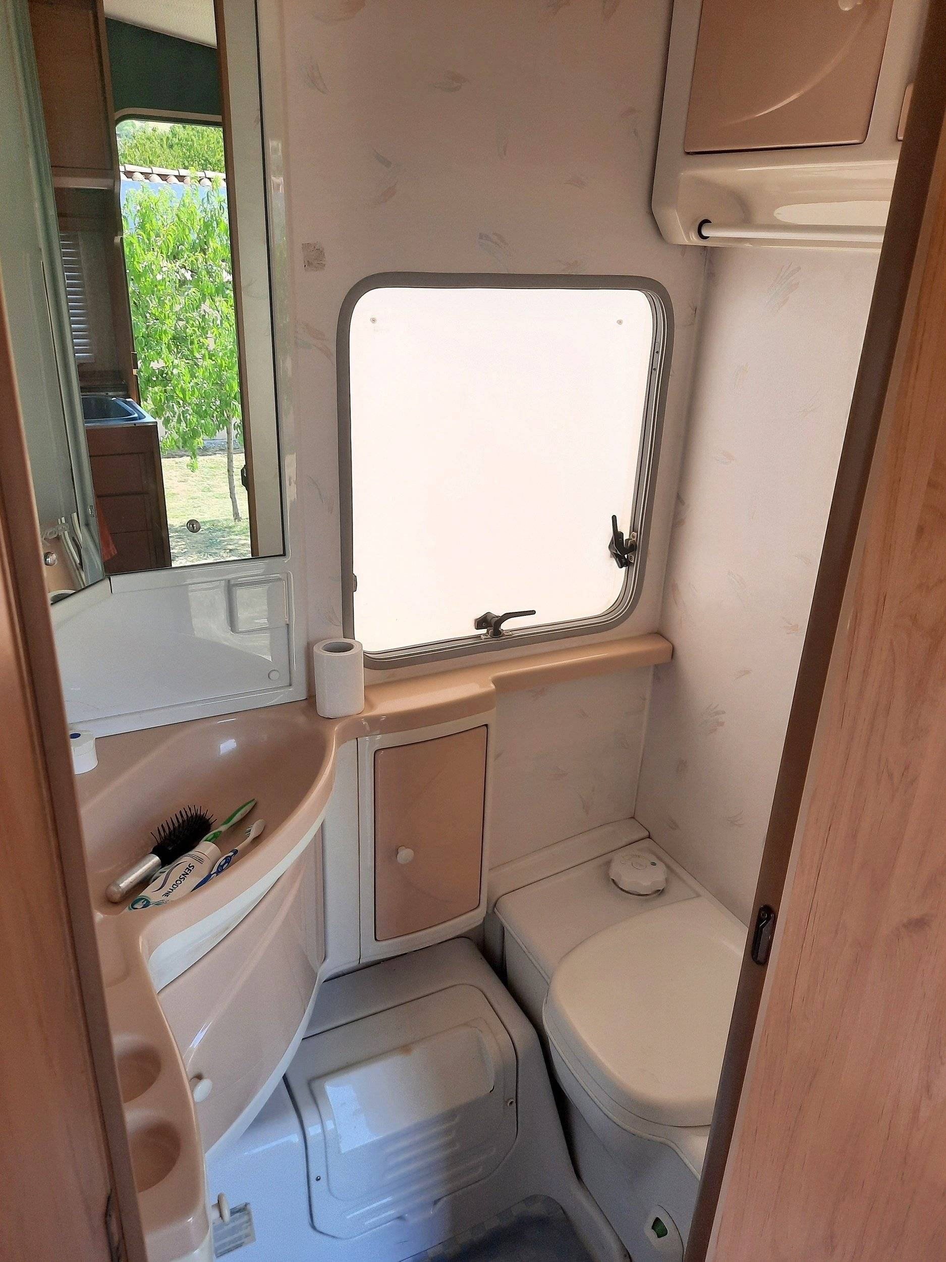 Slaapplaatsen Citroën Jumpy - Yescapa