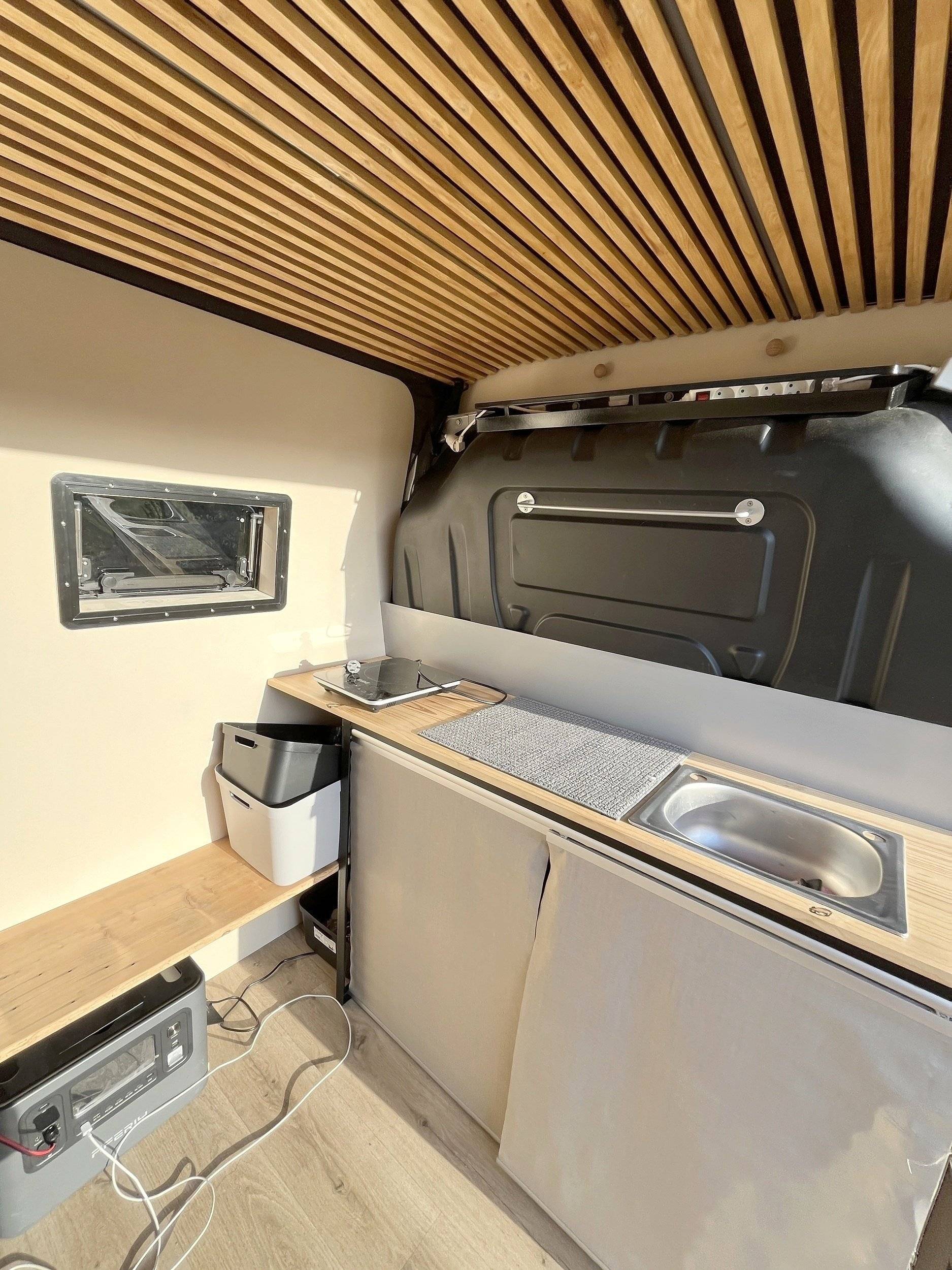 slaapplaatsen Opel OPEL Movano L2H2 - Yescapa