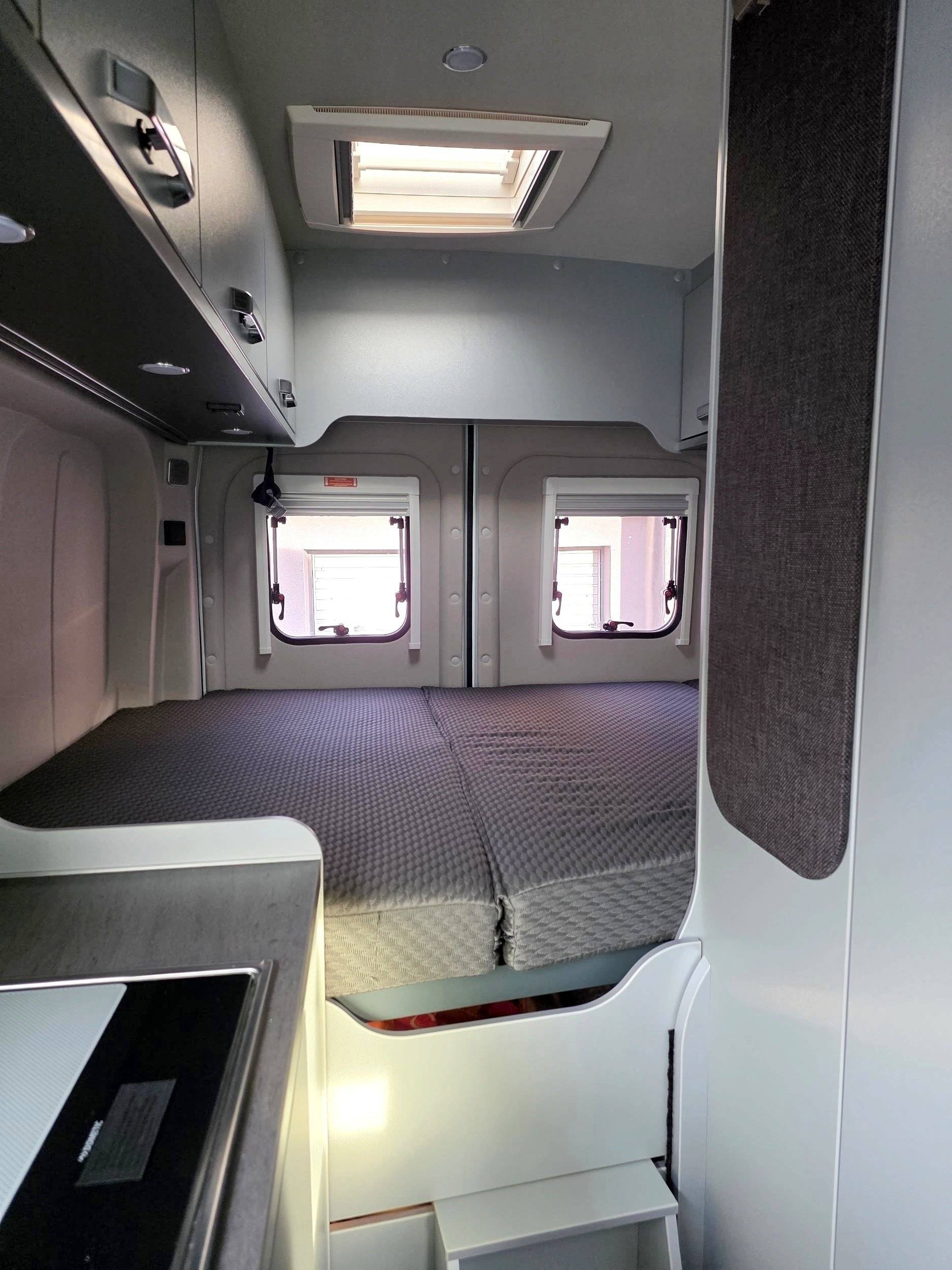 Berth Ford Transit 2,0 l 170 ch - Yescapa