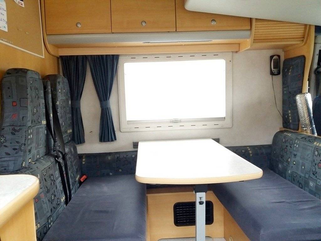 Área de jantar Fiat Ducato 1.9 - Yescapa