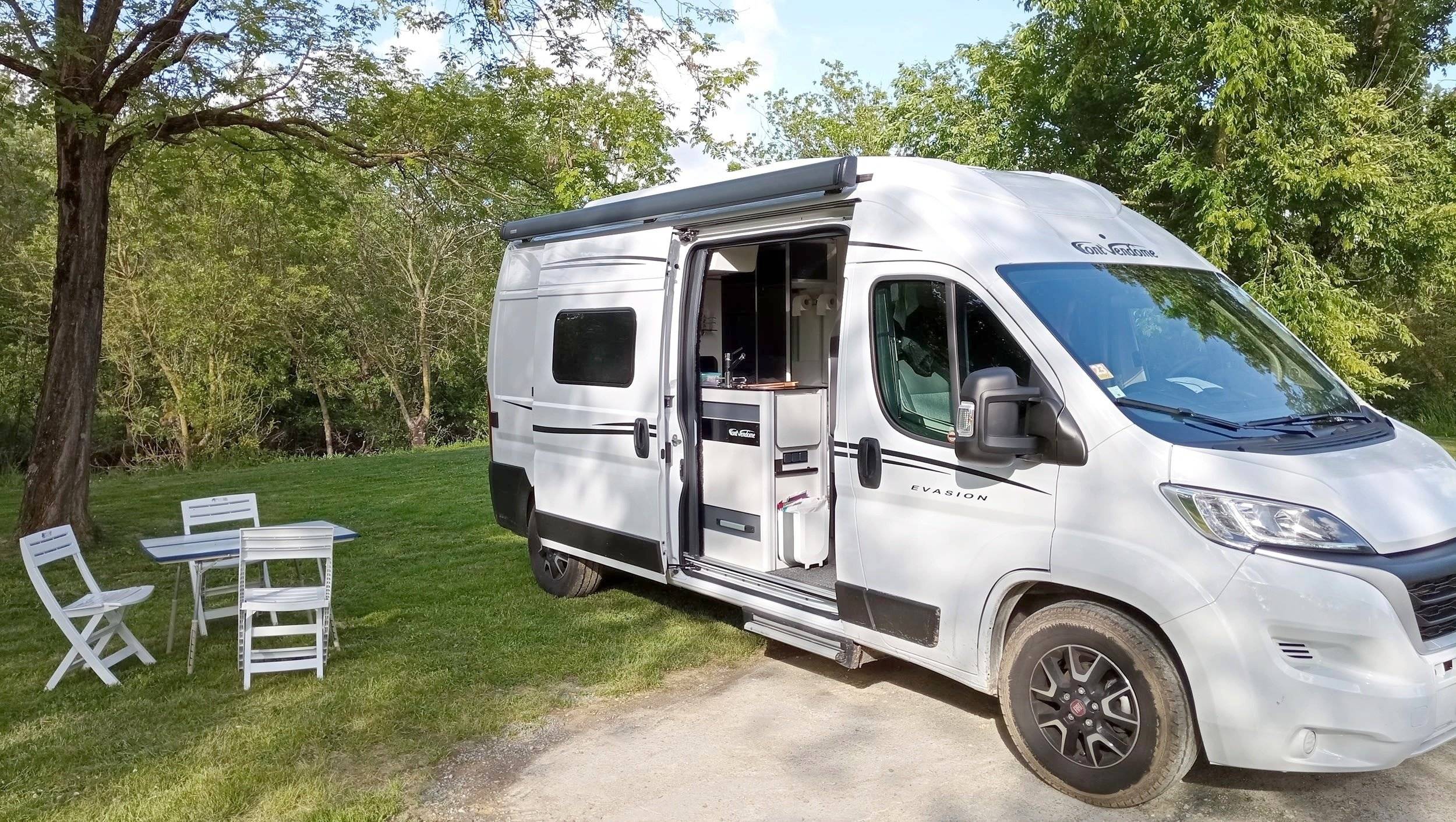 Font Vendôme Leader Camp