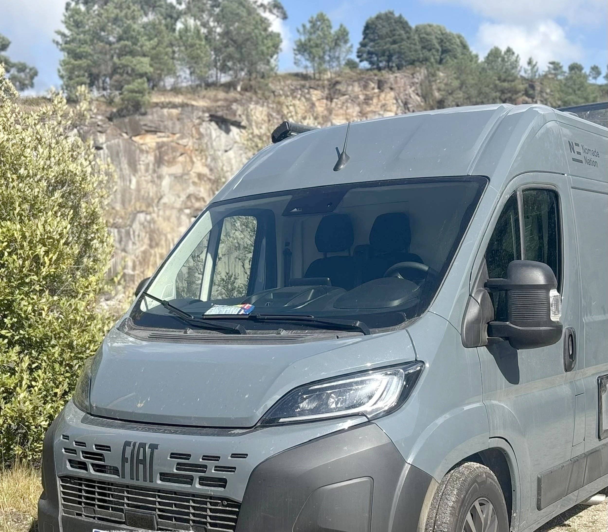 Vista de 3/4 Fiat Ducato 2,2 l Multijet 130 ch. - Yescapa