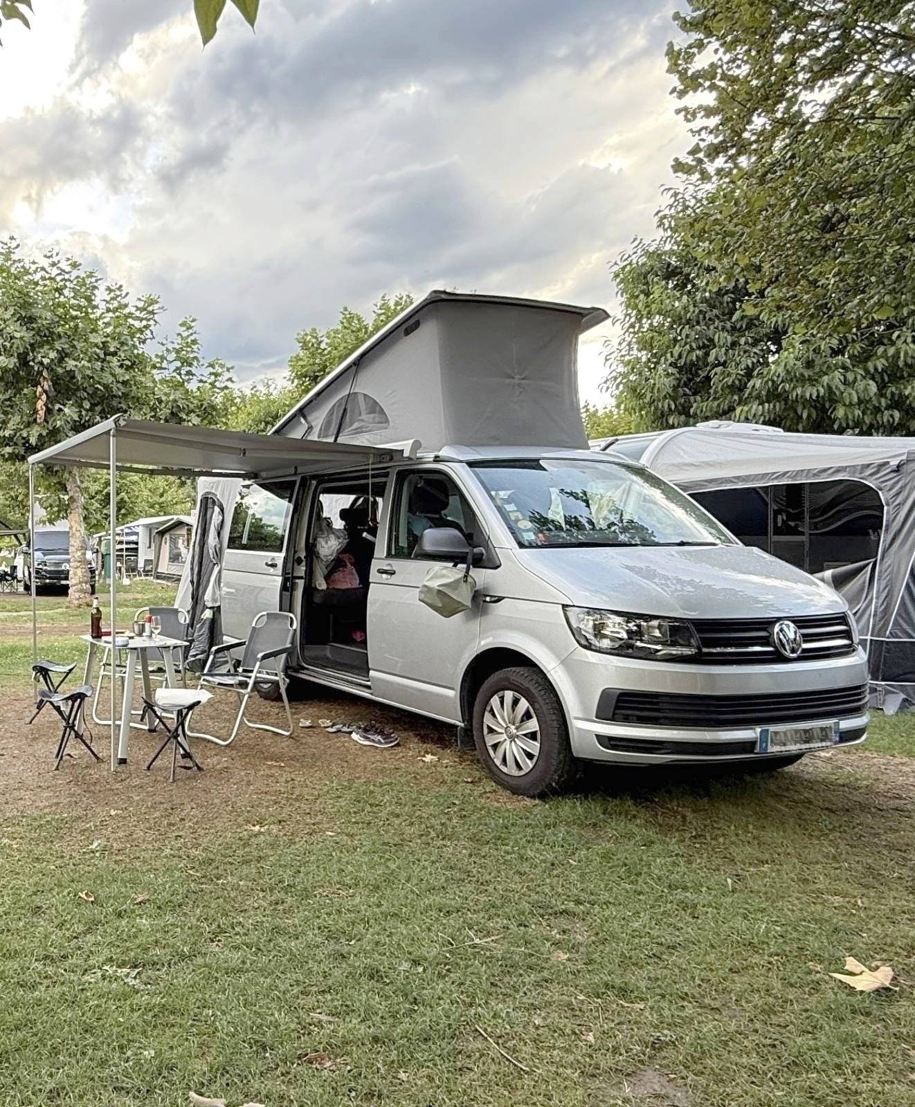 Lloc de conducció Volkswagen VOLKSWAGEN CALIFORNIA Beach - Yescapa