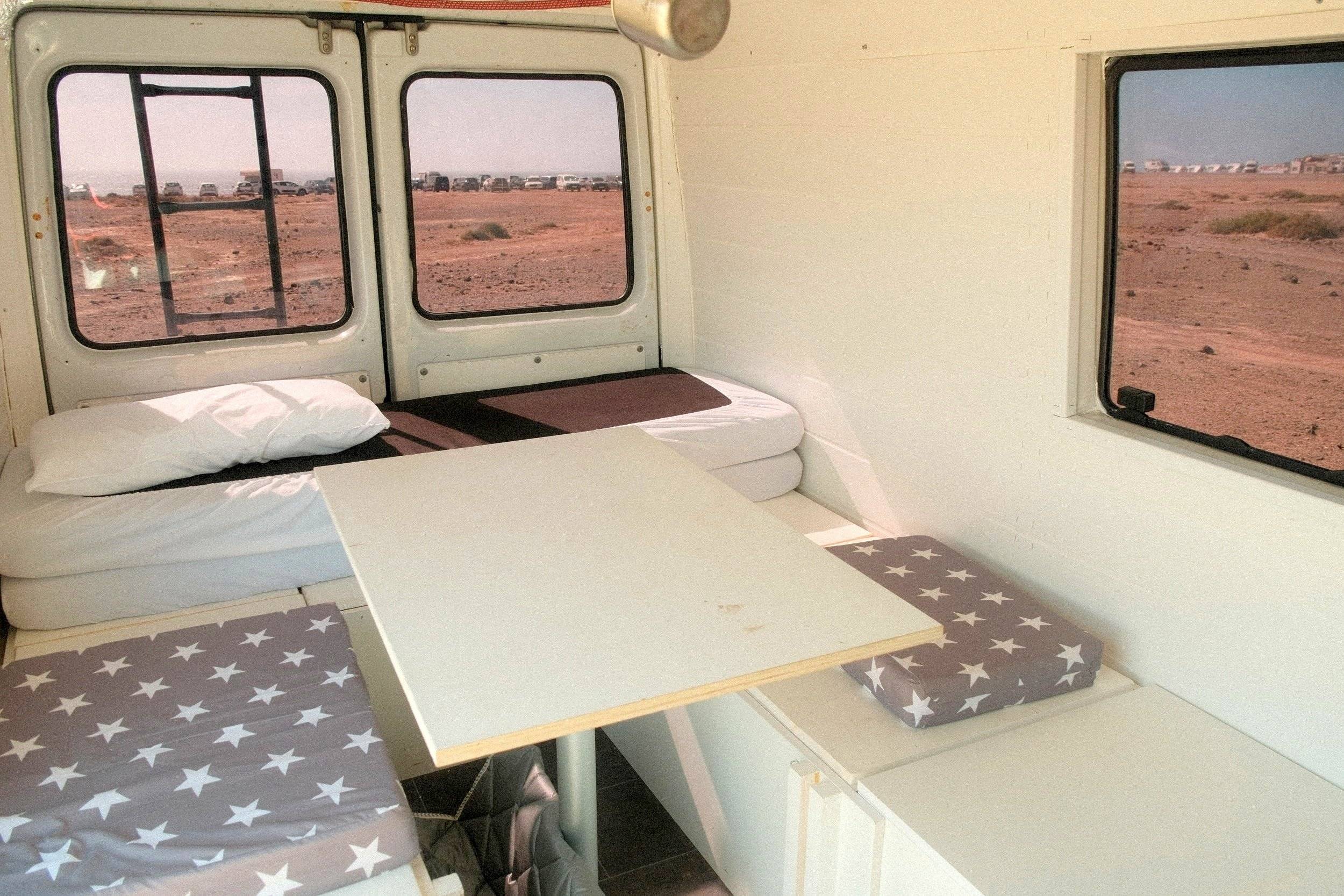 Comedor Mercedes Sprinter 211 CDI - Yescapa