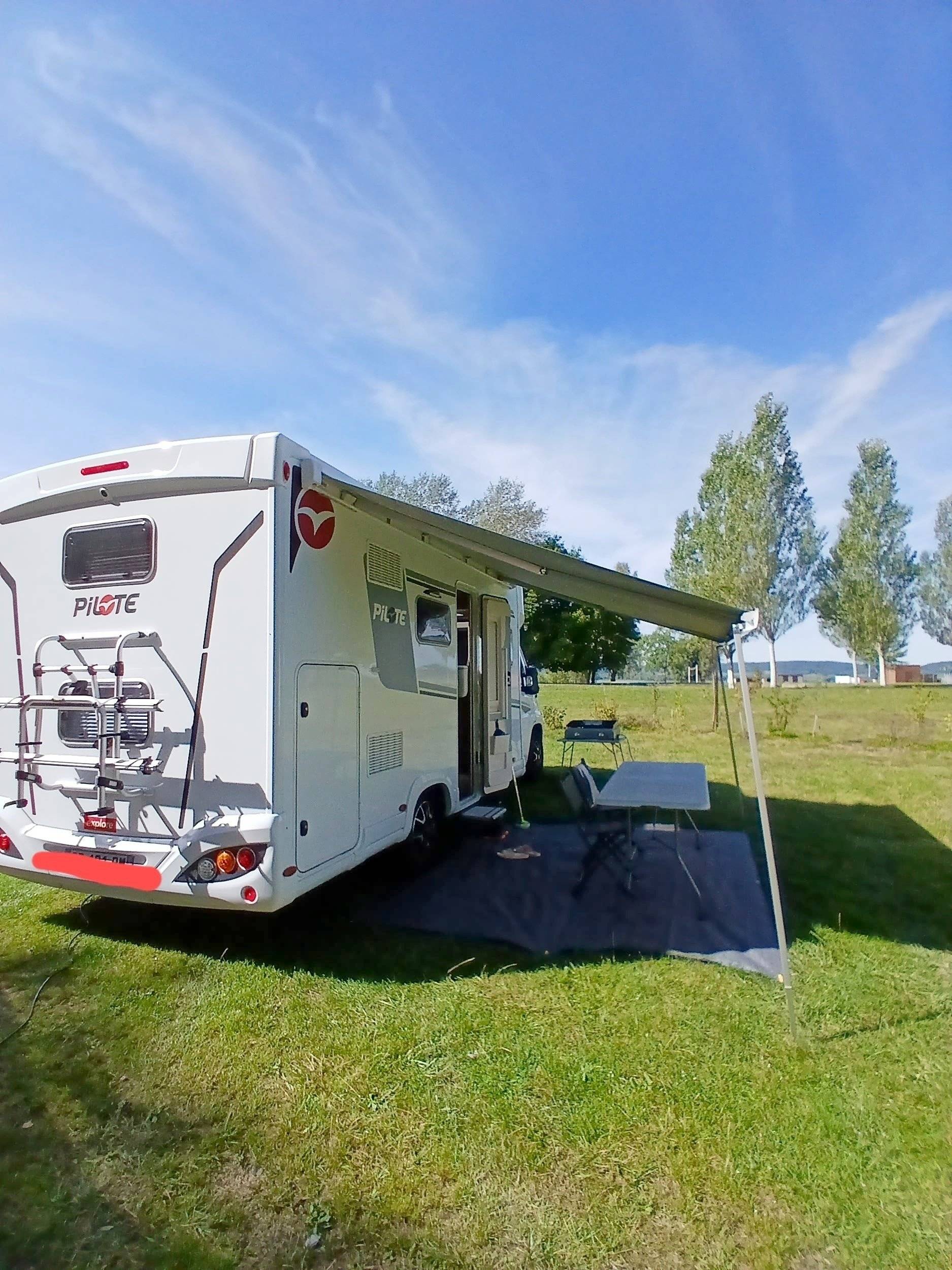 Pilote P 696 D Essentiel