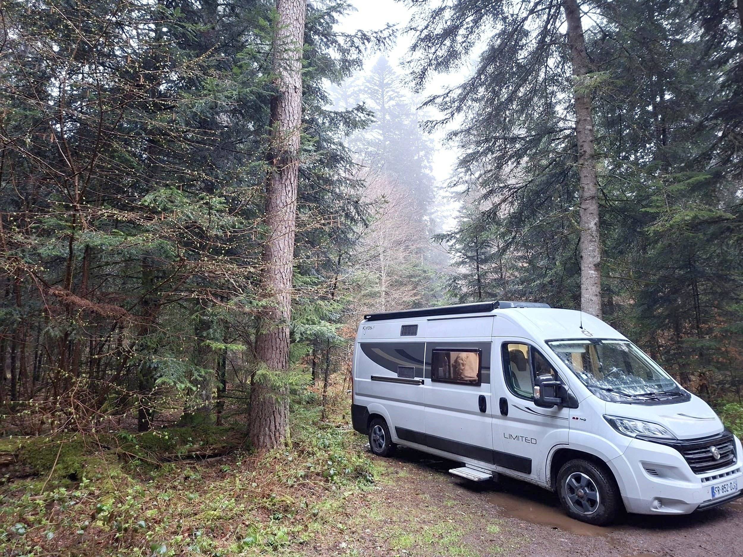 Front view from 3/4 Fiat - Yescapa