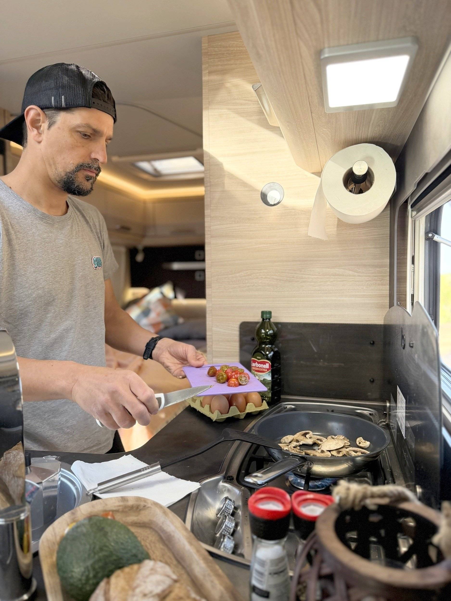 Knaus VAN TI PLUS PLATINUM 700 LF