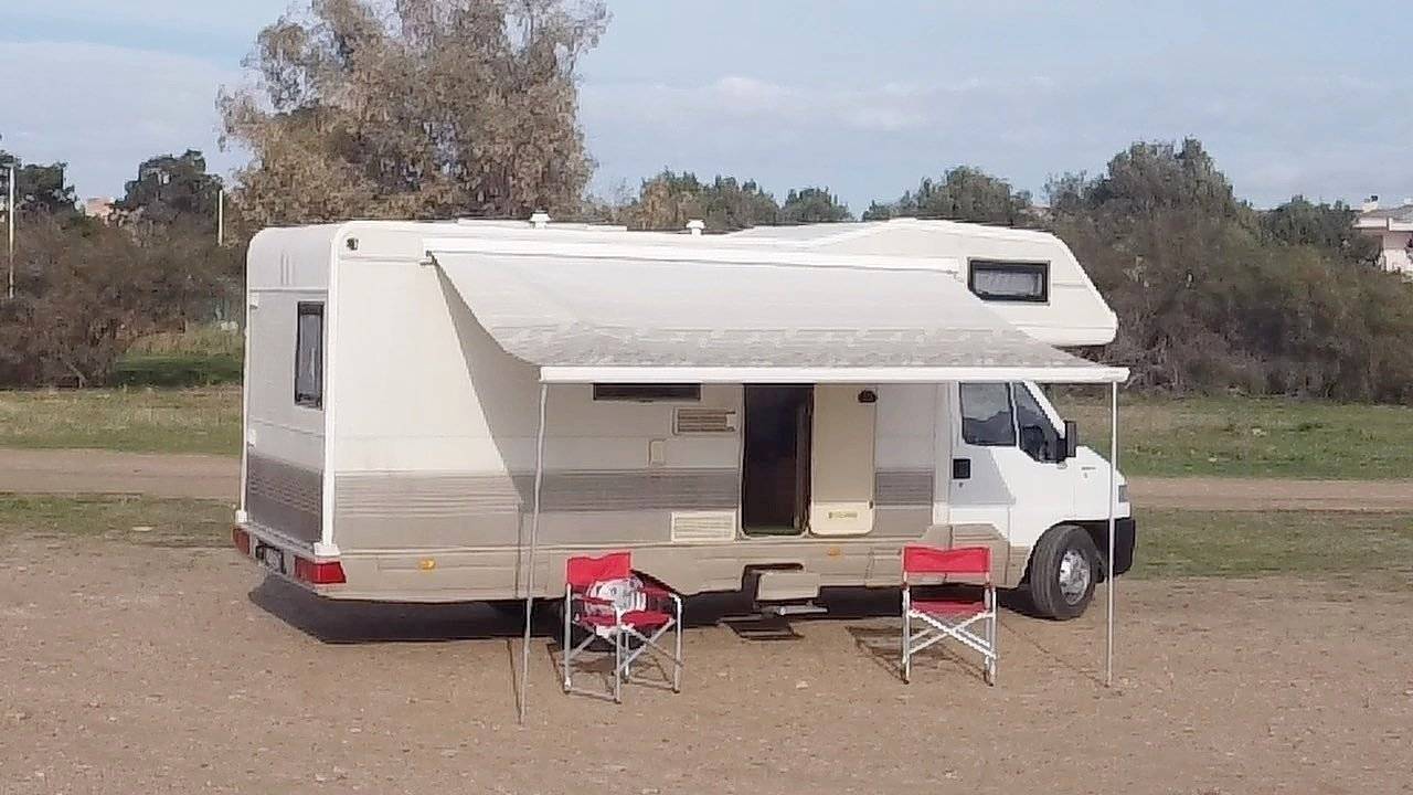 Wohnmobile & Campervans in Sardinien mieten ab 40 /Tag - Yescapa