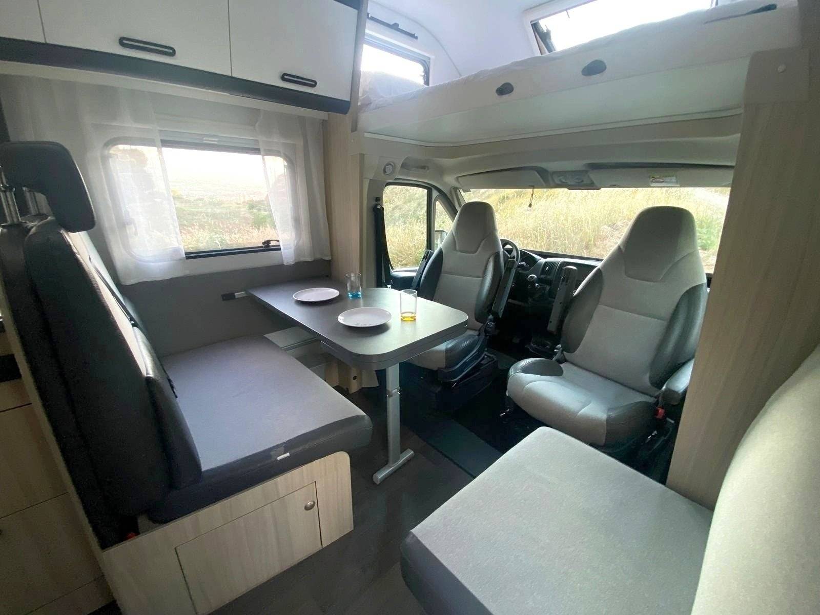 Adria Sunliving A75DP