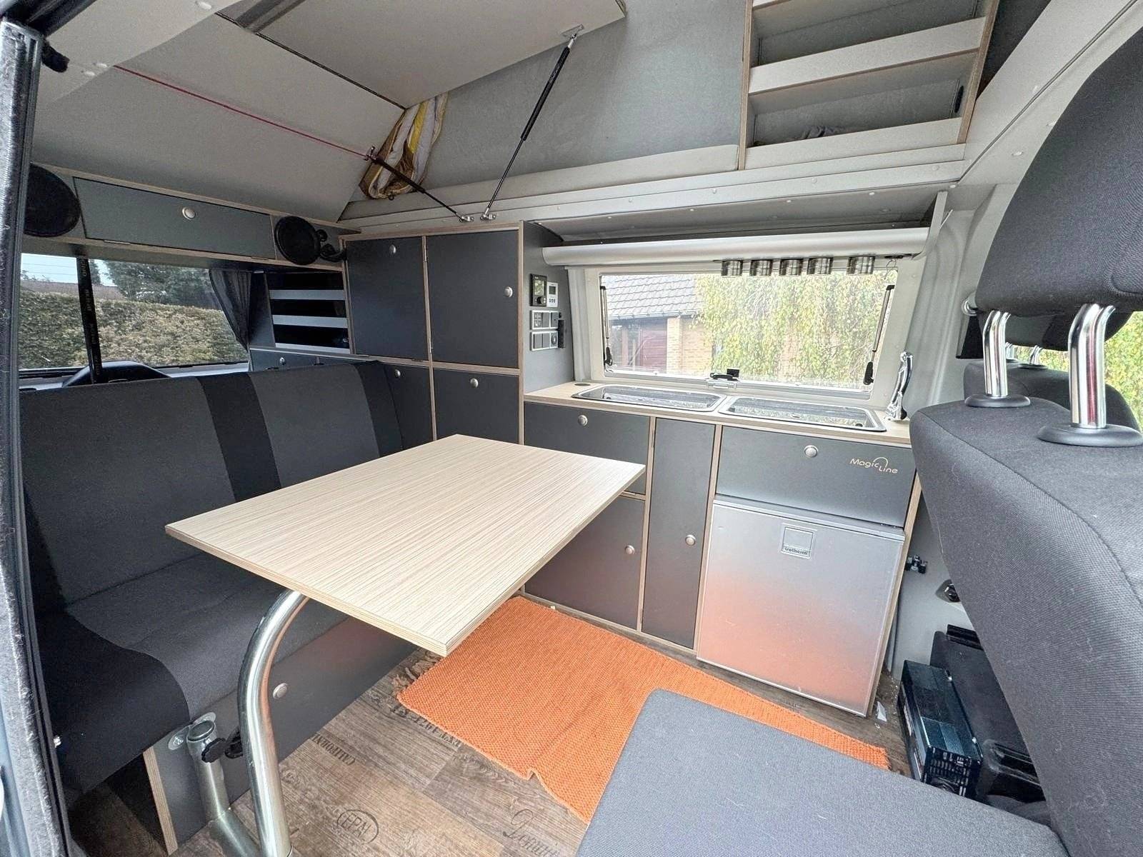 Comedor Volkswagen Volkswagen T6 4 motion 110 cv - Yescapa