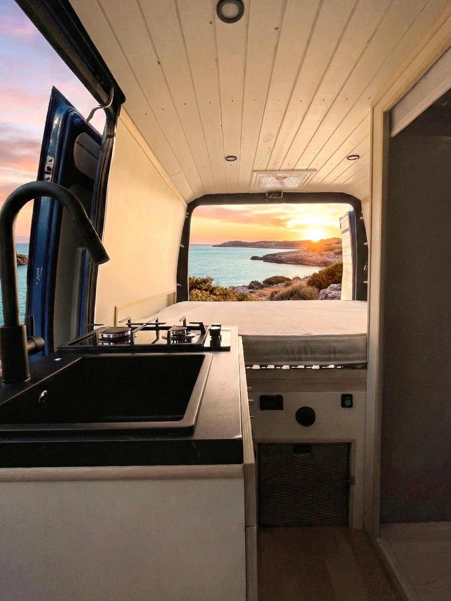 Dining Area Fiat Ducato 2.8 jtd - Yescapa