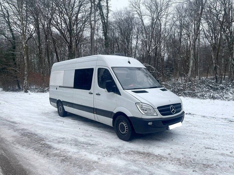 Vista de 3/4 Mercedes Mercedes - Yescapa